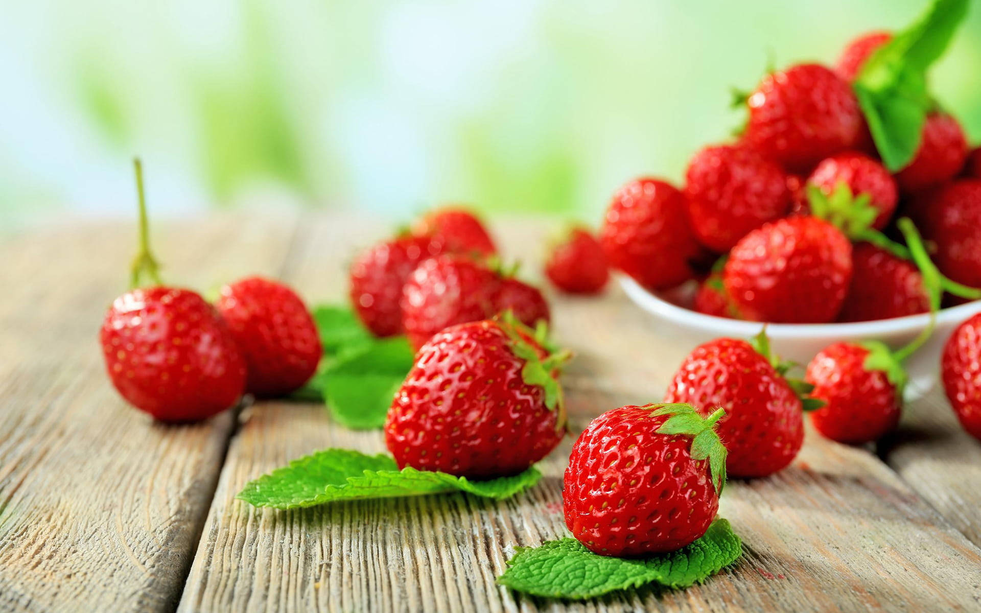 fresh and plump strawberry desktop, juicy red strawberries, green leaves, Full HD Desktop Wallpaper