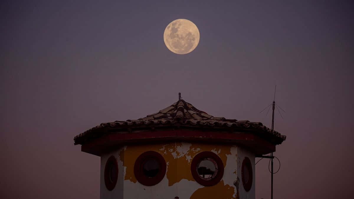 Strawberry Moon, traditional building, yellow and white tiled-roof tower, SD Desktop Wallpaper