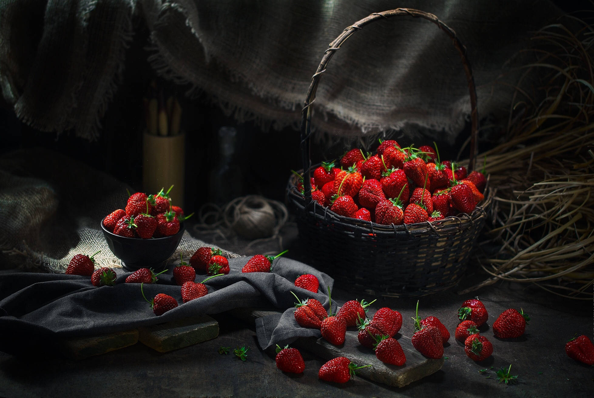 strawberries, abandoned old room, basket, Full HD Desktop Wallpaper