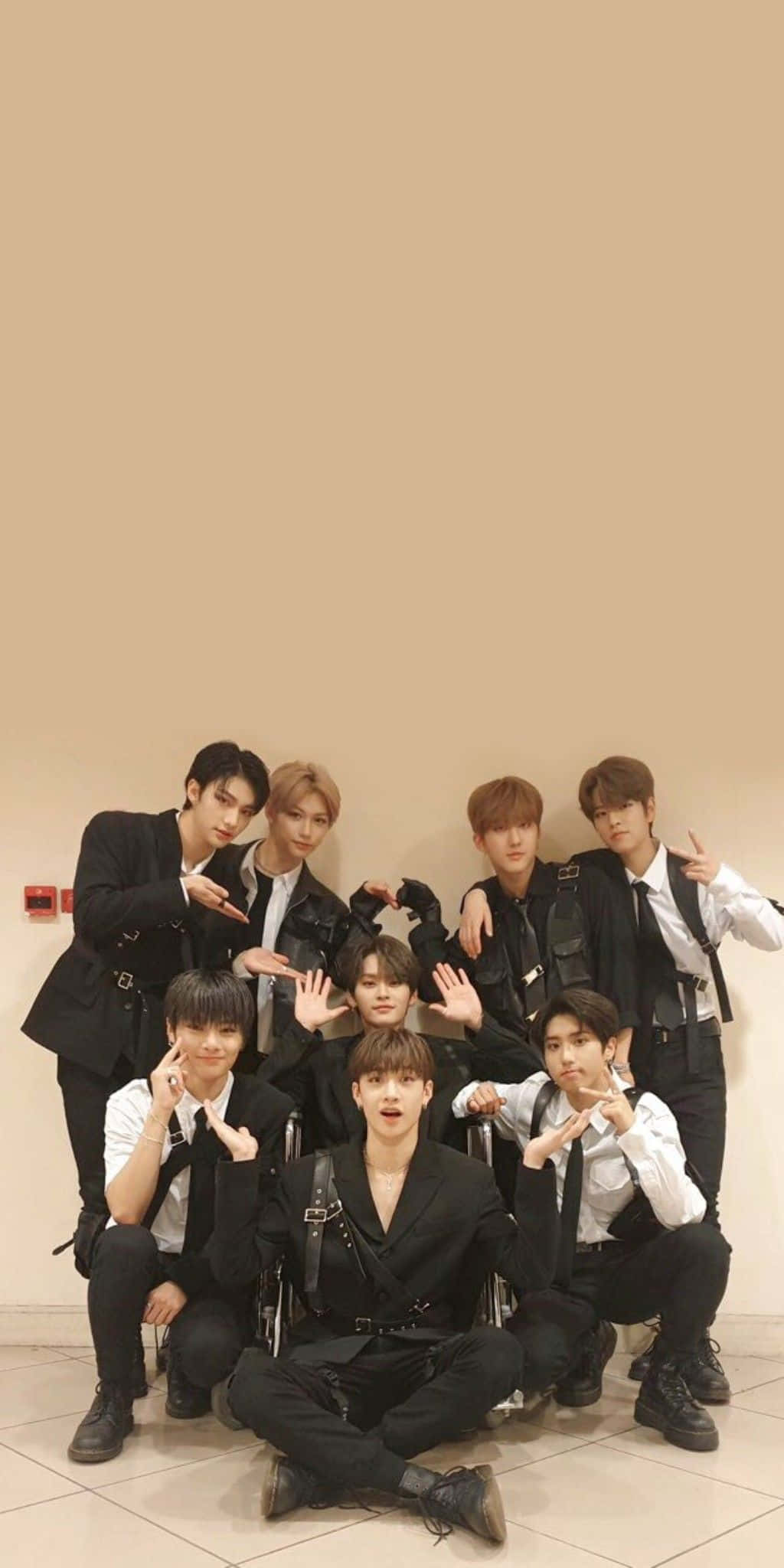 Stray Kids OT8, black suits, plain beige wall, Full HD Phone Wallpaper