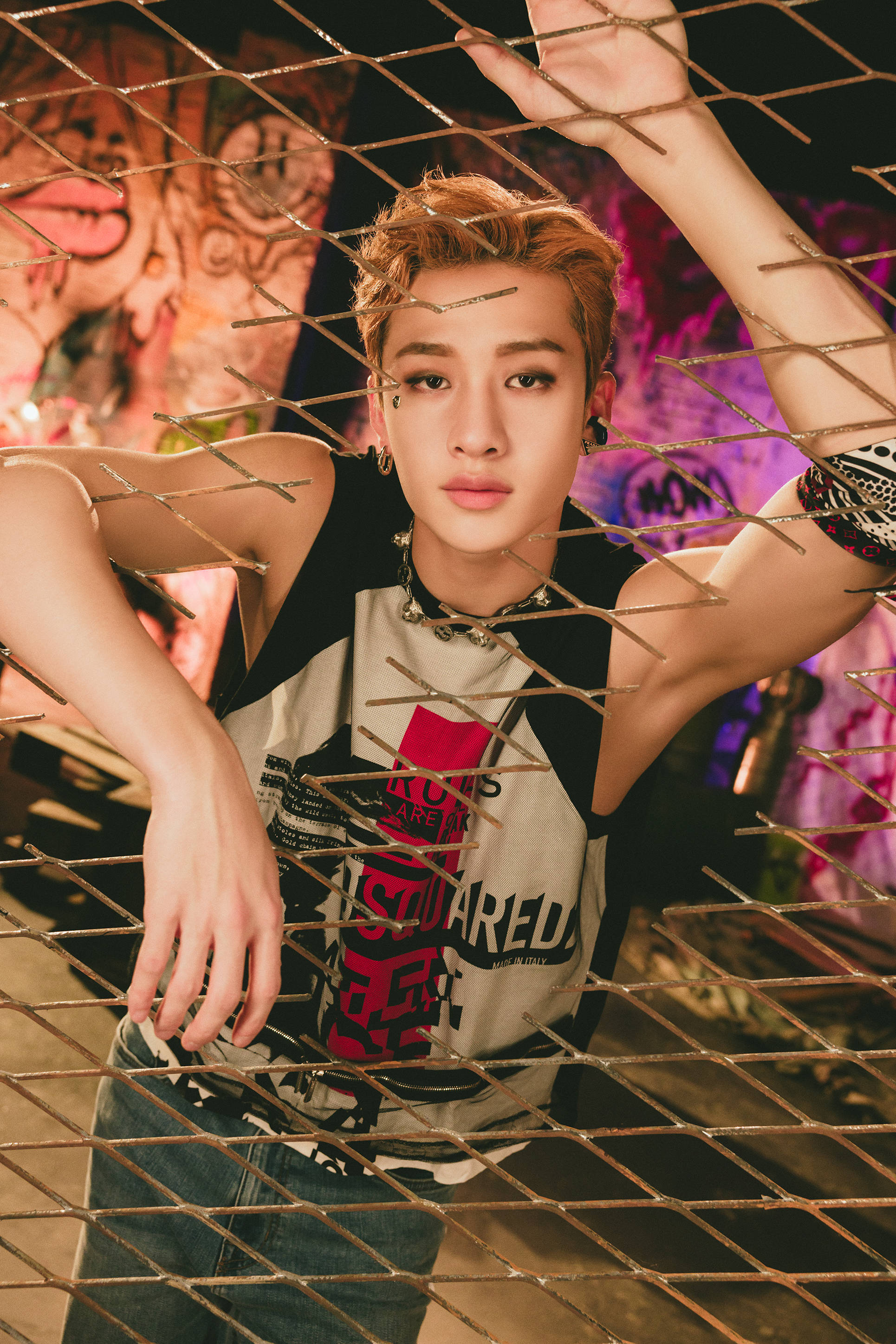 Stray Kids, wire mesh, graffiti-covered wall, 2K Phone Wallpaper