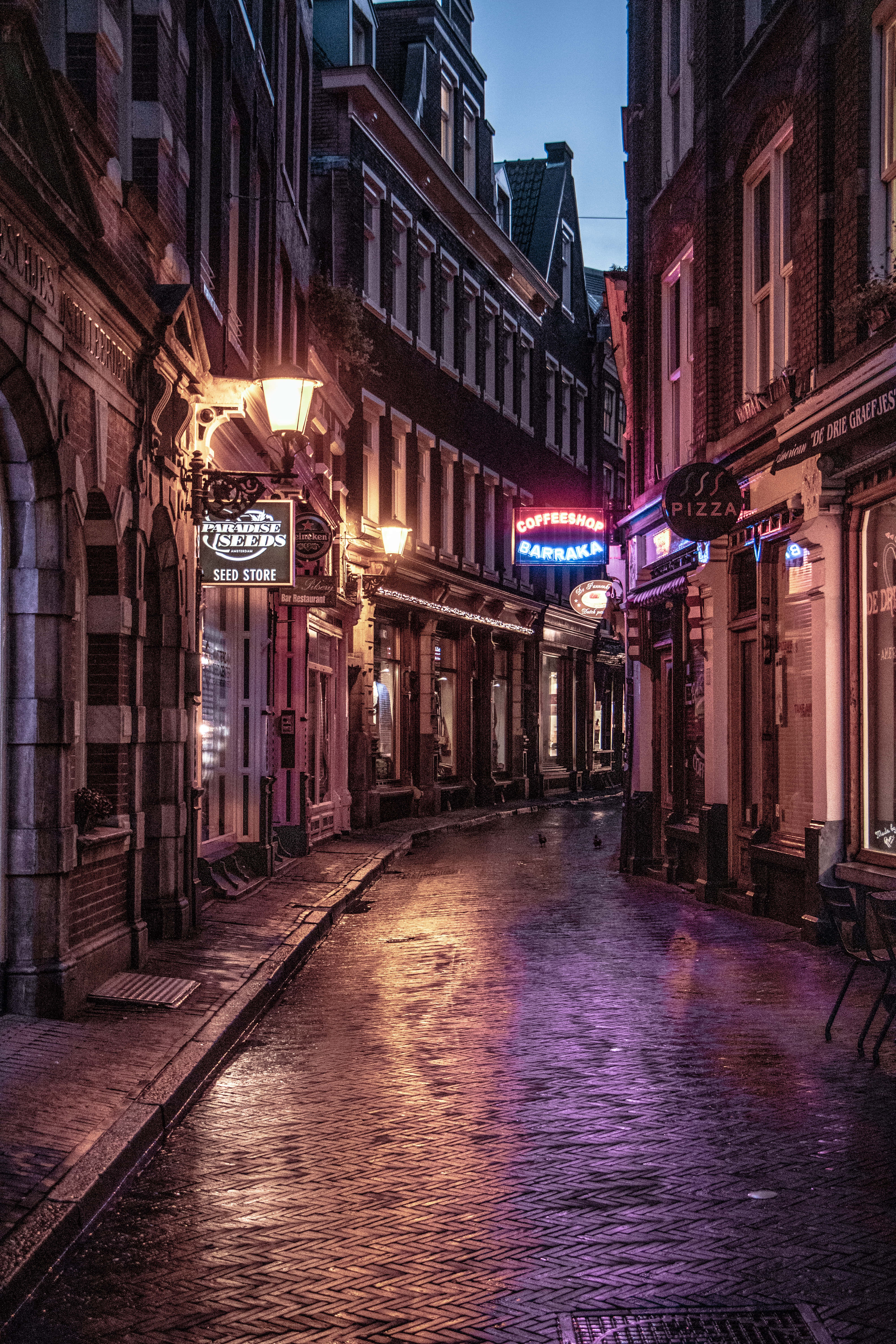 Coffeebar, Pizza, cobblestone alley, 5K Phone Wallpaper