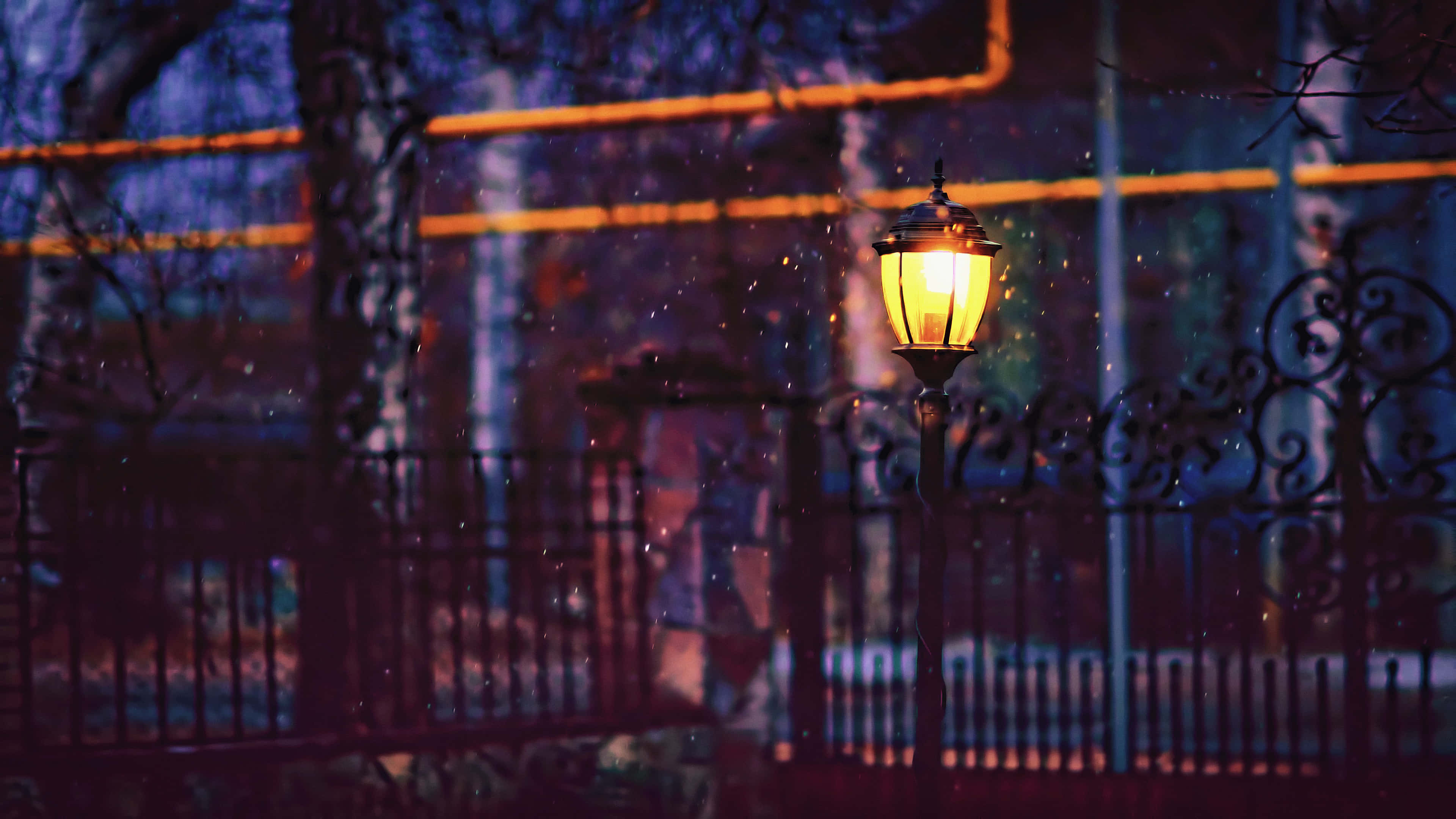 vintage streetlamp, warm light, falling snow, 4K Desktop Wallpaper