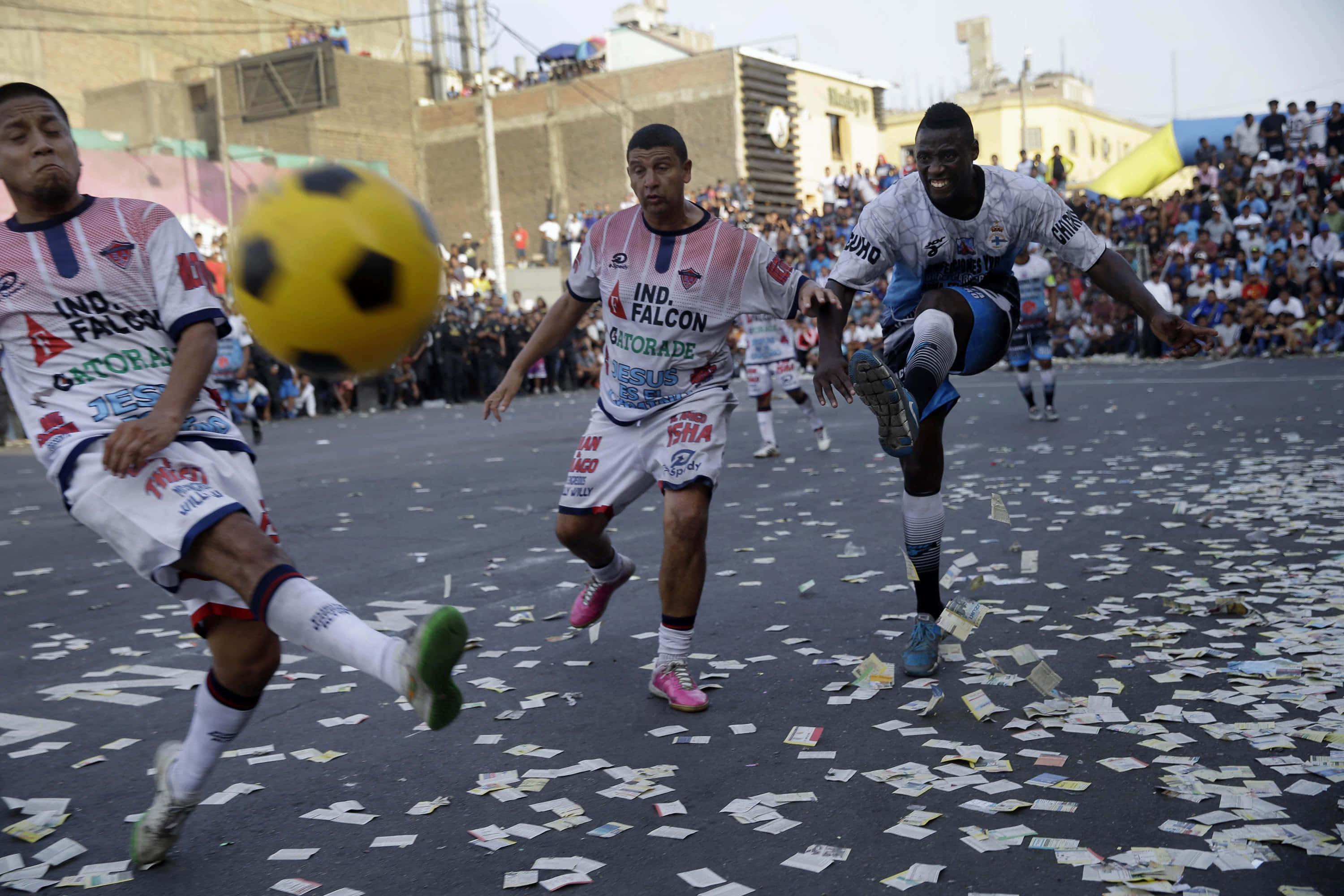 Street Soccer, yellow ball, confetti, 2K Desktop Wallpaper
