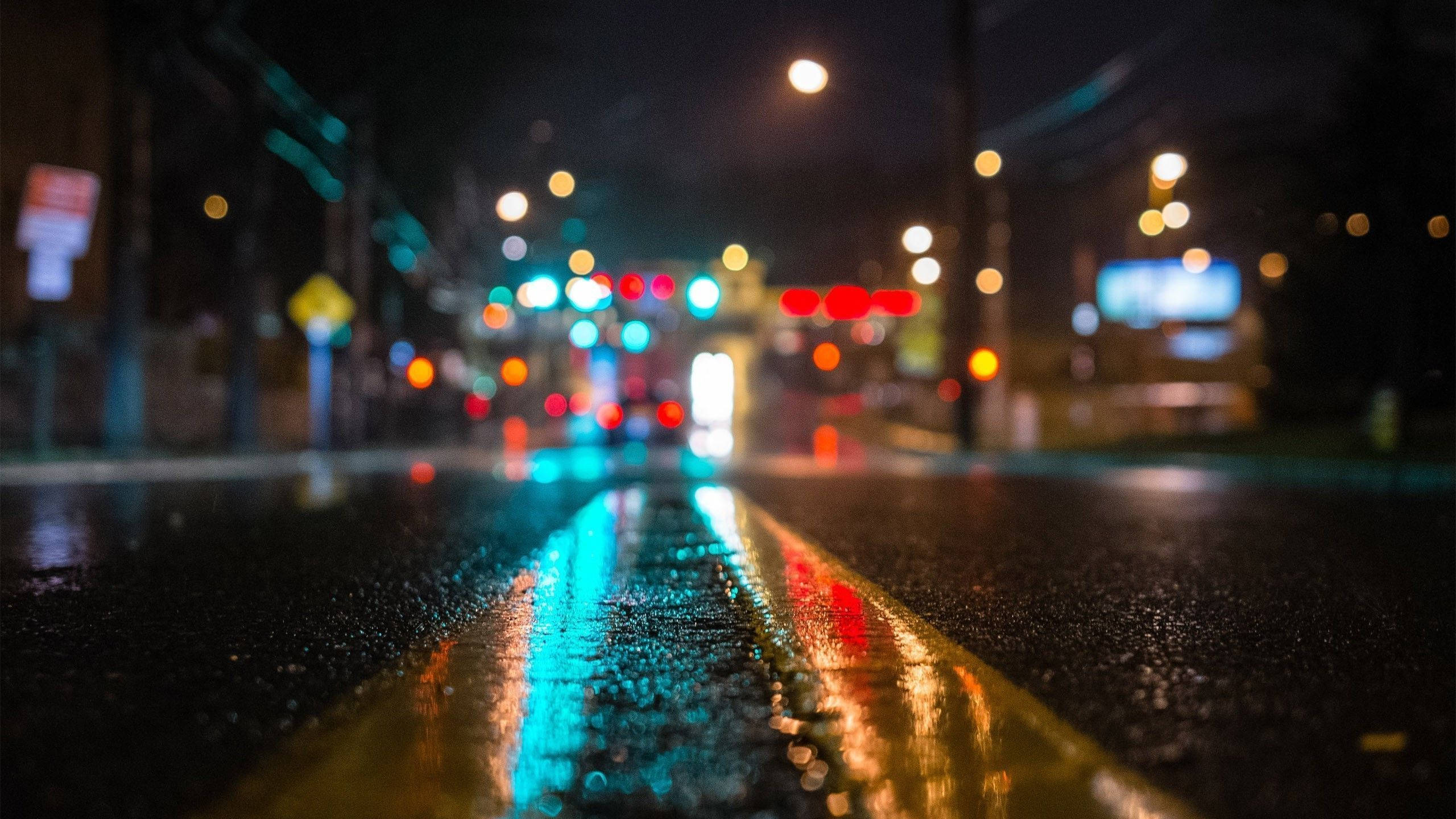 night, wet street, rain-slicked urban street, 2K Desktop Wallpaper