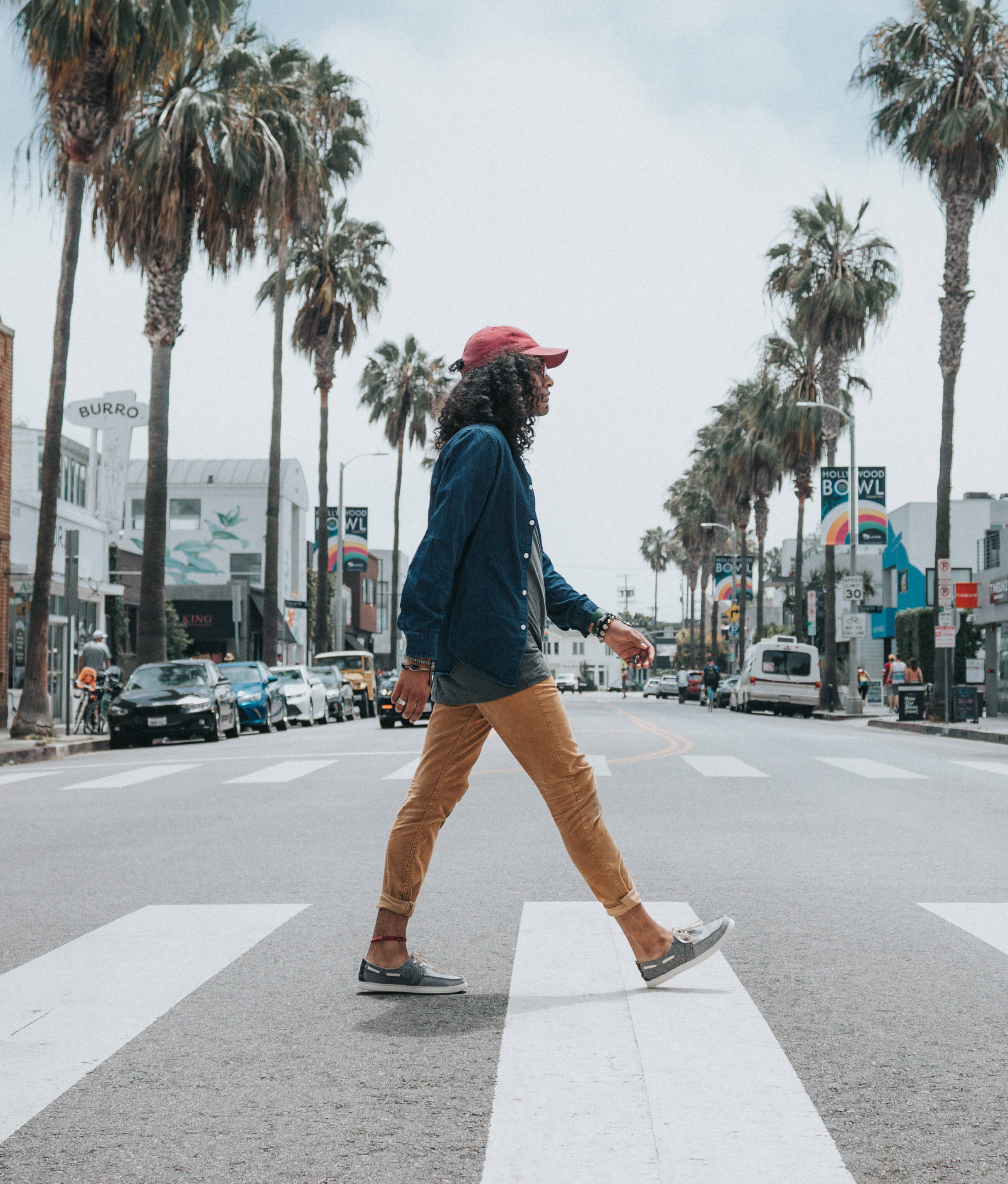 man, street, palm trees, 2K Phone Wallpaper
