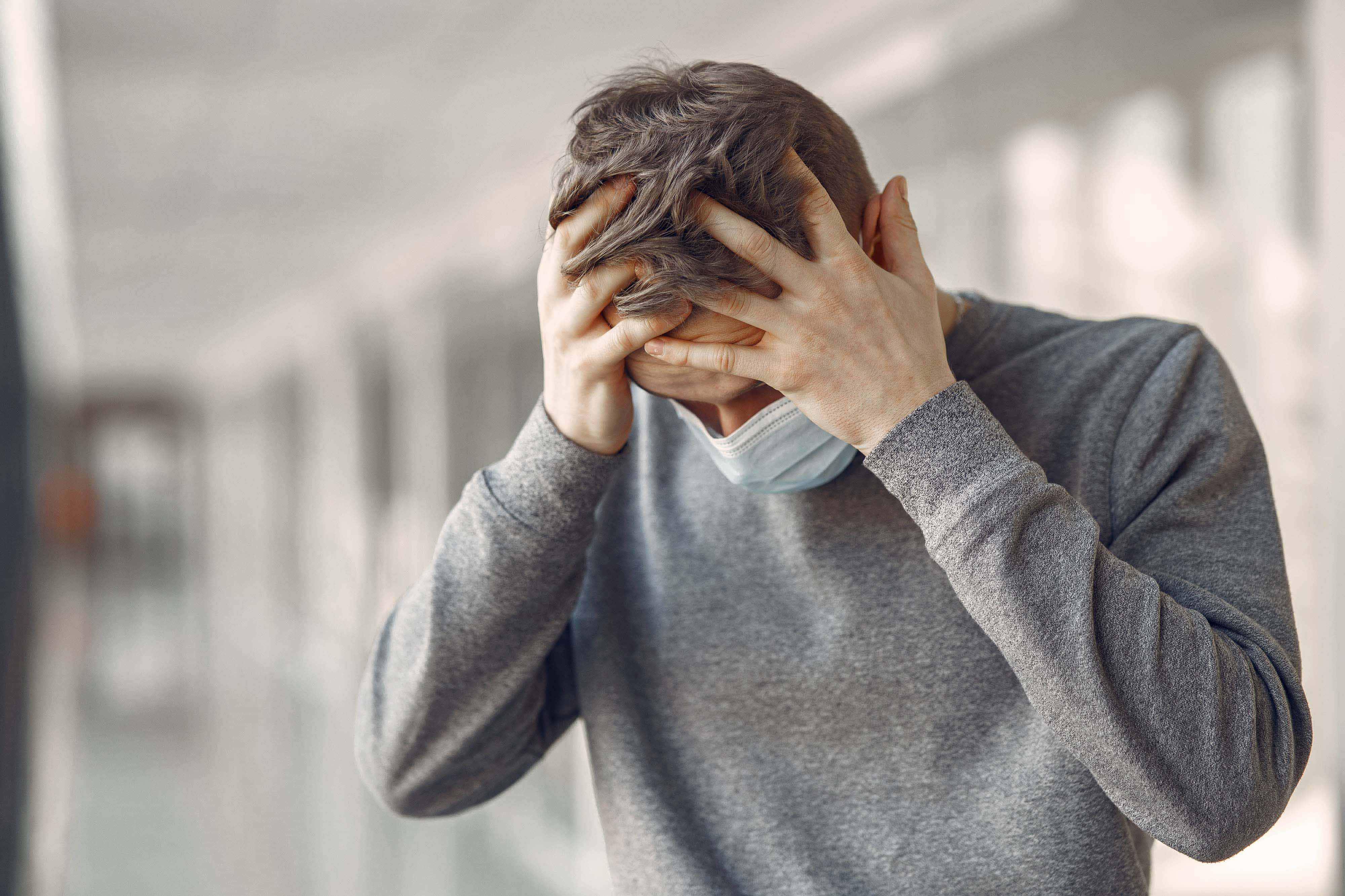 man, grey sweater, face mask, 4K Desktop Wallpaper