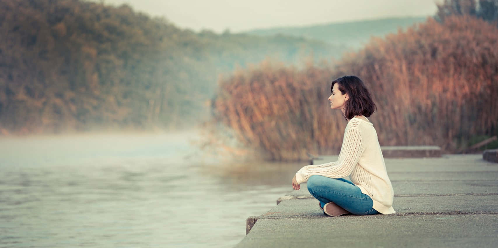cream sweater, misty lakeside dock, autumn reeds, HD Desktop Wallpaper