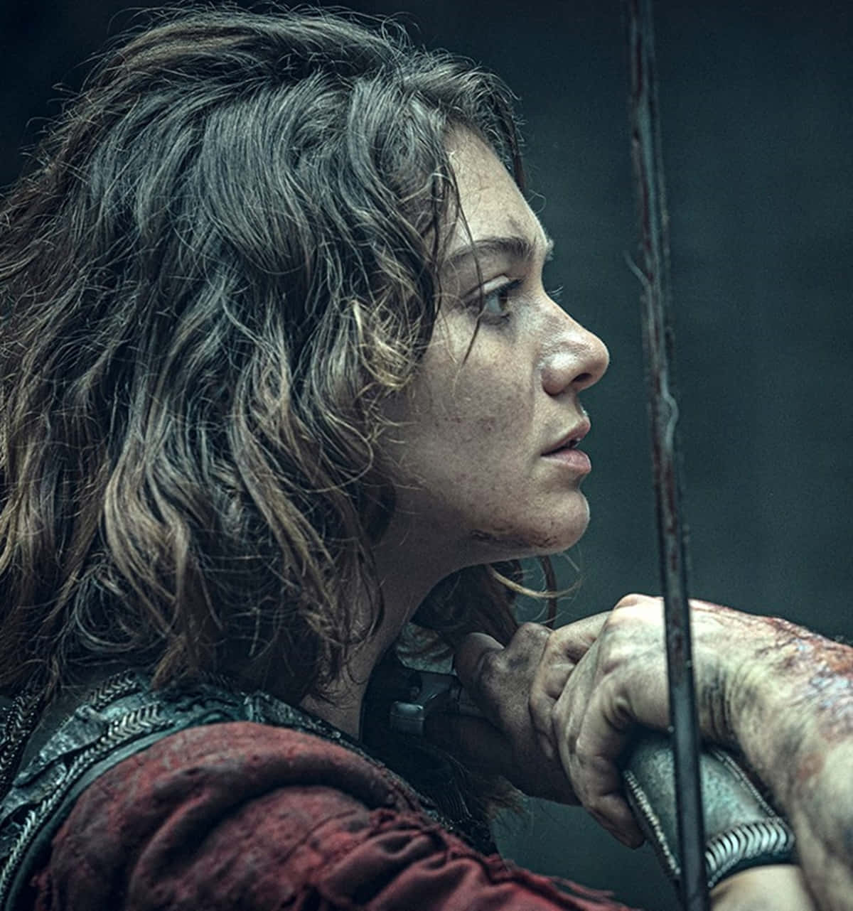 intense female warrior, bloodied hands, sword, HD Phone Wallpaper