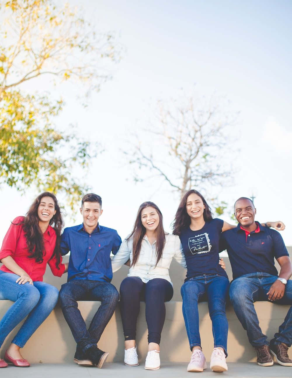 diverse students, smiling, outdoors, HD Phone Wallpaper