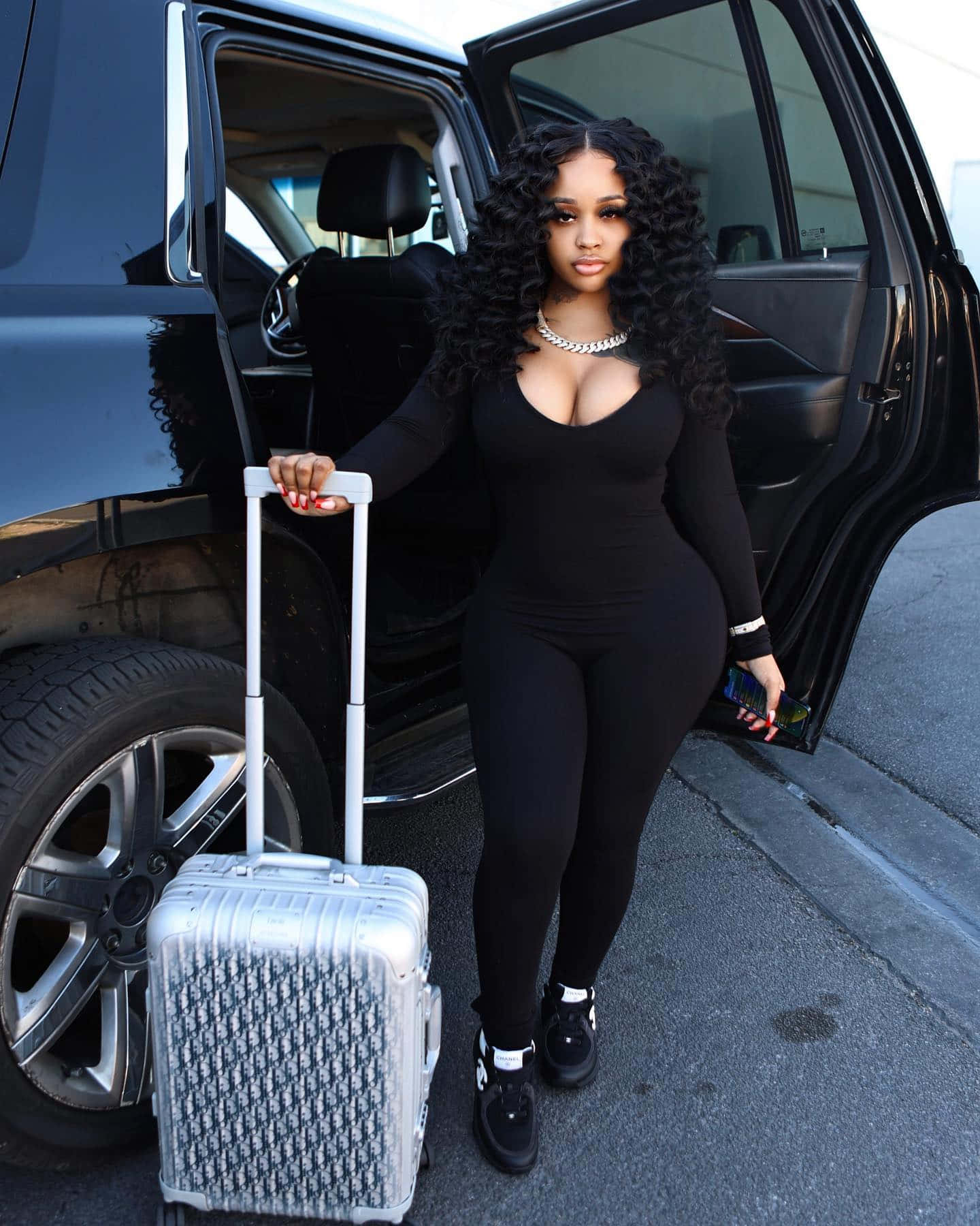 Stunna Girl, black bodysuit, black SUV, HD Phone Wallpaper