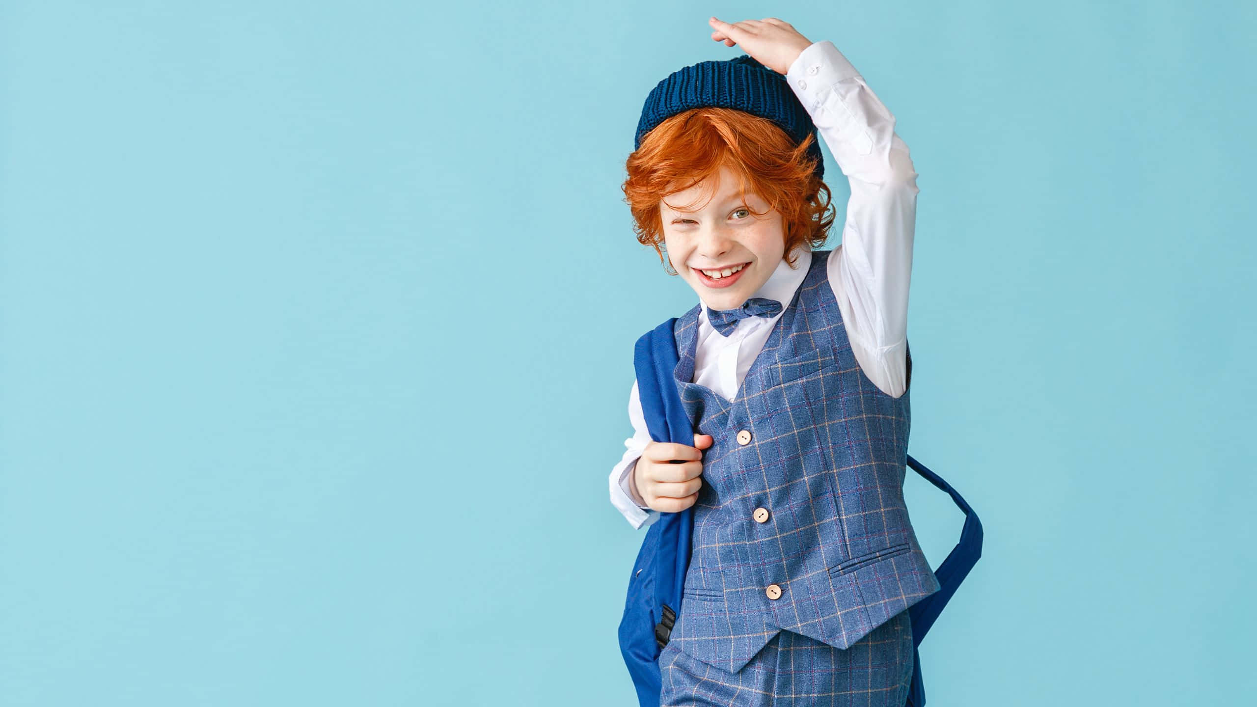red-haired child, blue plaid suit, knit cap, 2K Desktop Wallpaper