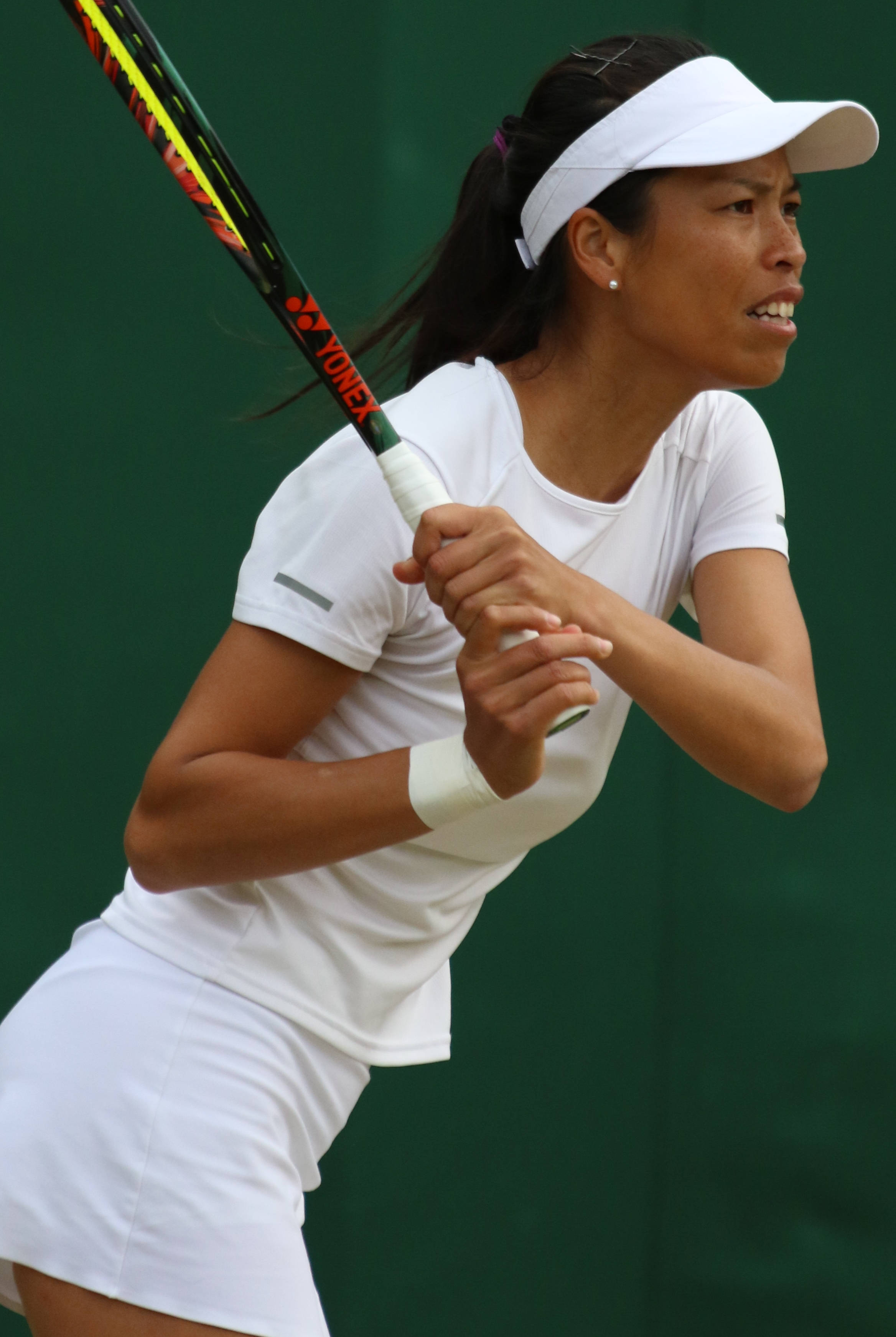 Su-Wei Hsieh, racket, white gear, 2K Phone Wallpaper