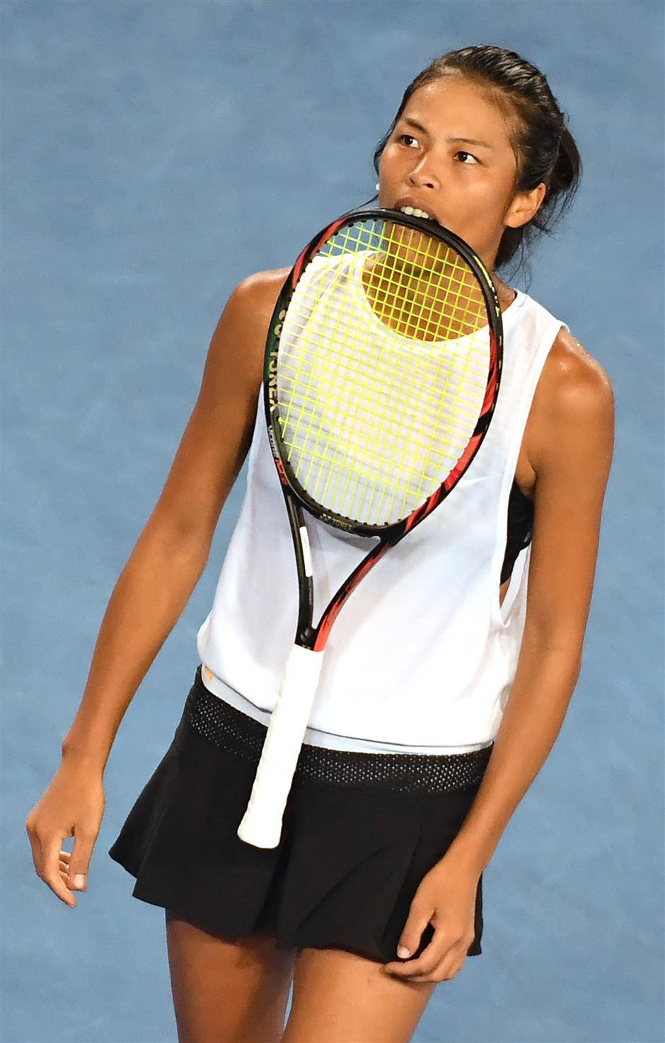 Su-Wei Hsieh, tennis racket, blue court, HD Phone Wallpaper