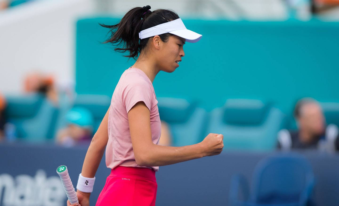 Su-wei Hsieh, pink gear, vibrant blue court, HD Desktop Wallpaper