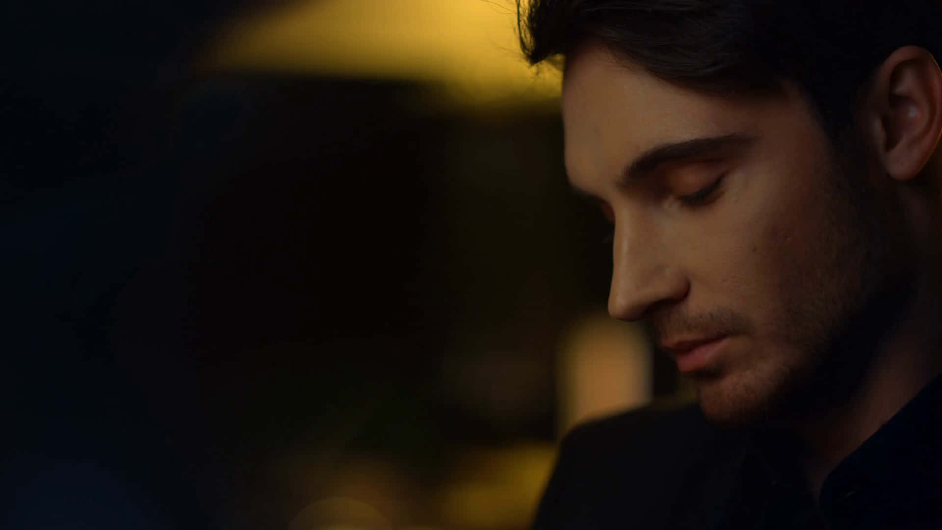 Suave Man, dark hair, stubble, Full HD Desktop Wallpaper