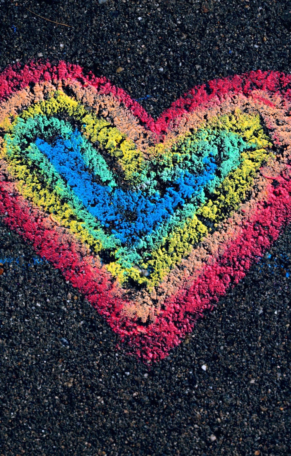 rainbow heart, chalk art, dark asphalt, HD Phone Wallpaper