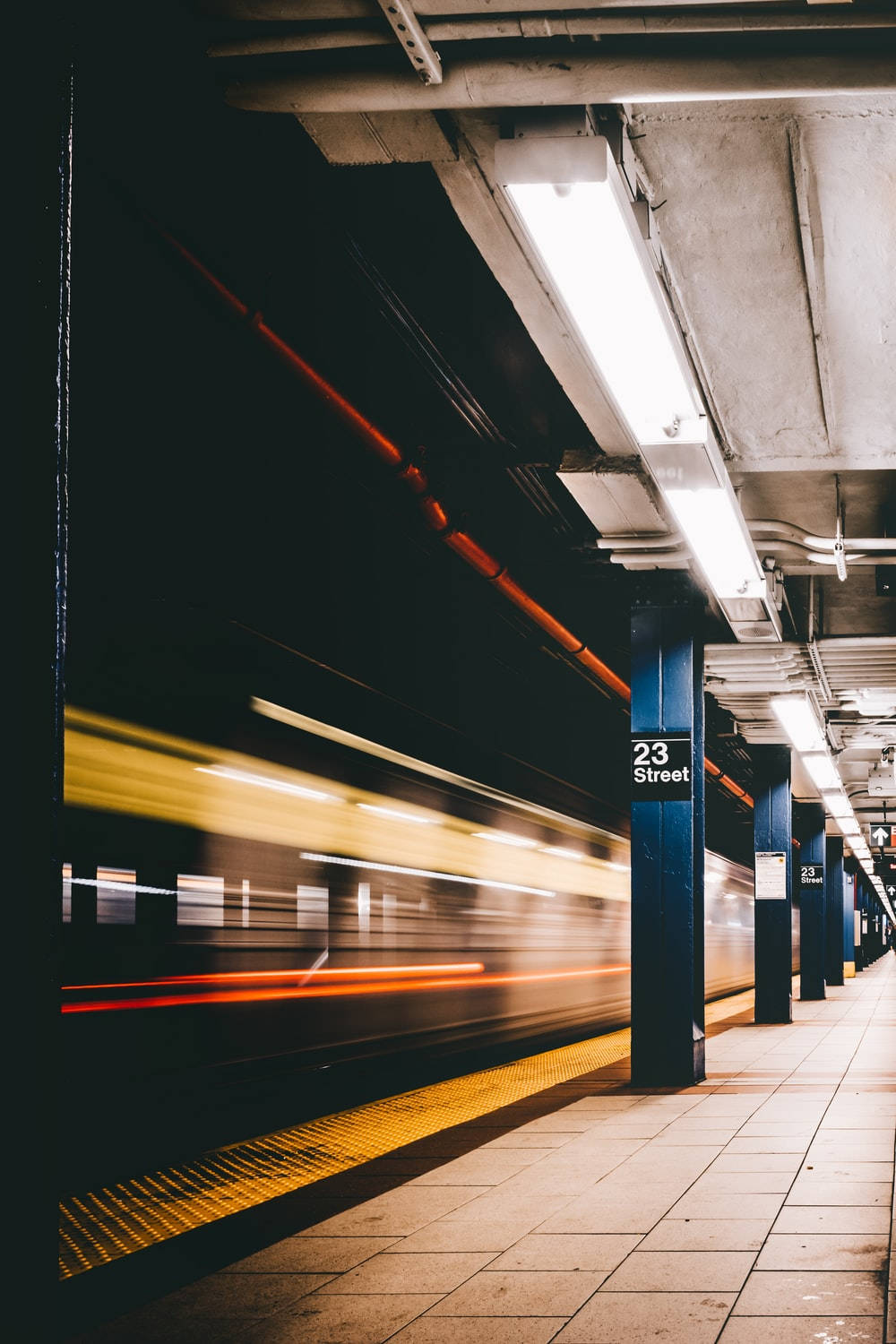 23 Street, subway train, dimly lit station platform, HD Phone Wallpaper