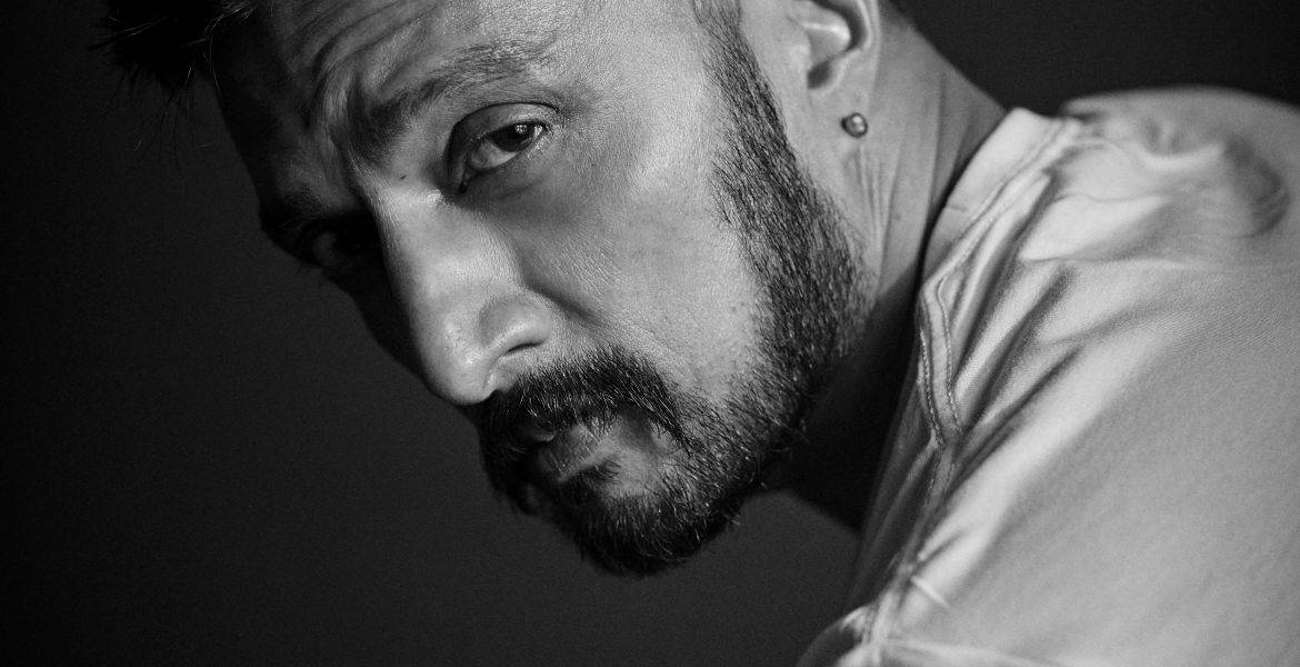 Sudeep, black and white, close-up, SD Desktop Wallpaper