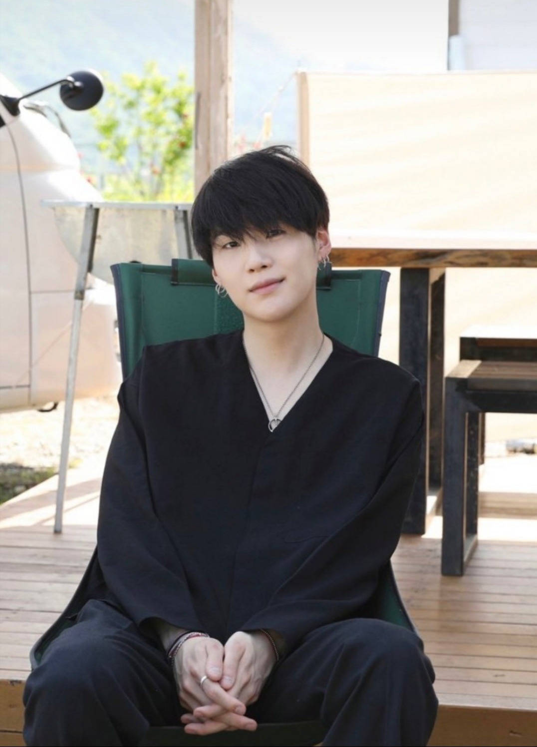 SUGA, soop, green chair, HD Phone Wallpaper