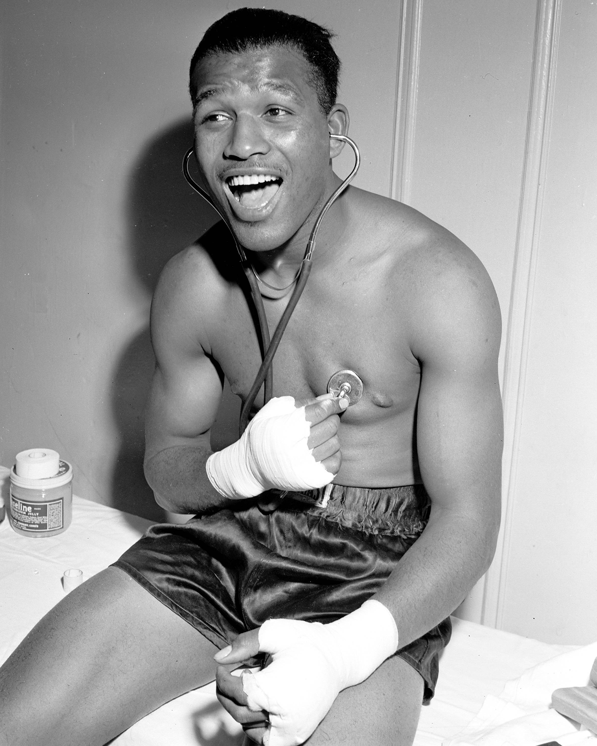 Sugar Ray Robinson, stethoscope, boxing shorts, 2K Phone Wallpaper
