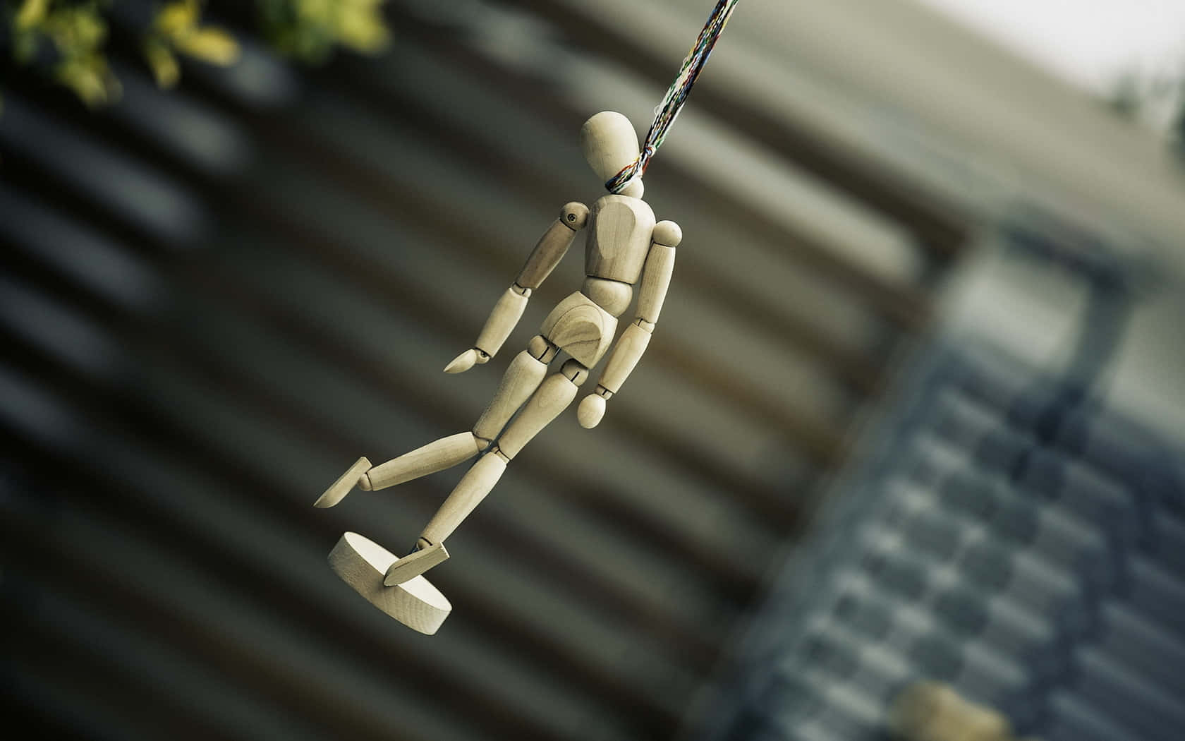 wooden mannequin, colorful string, blurred urban background, HD Desktop Wallpaper