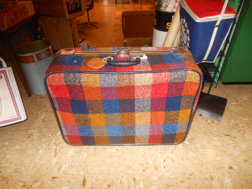 plaid, vintage suitcase, red blue and orange plaid fabric, SD Desktop Wallpaper
