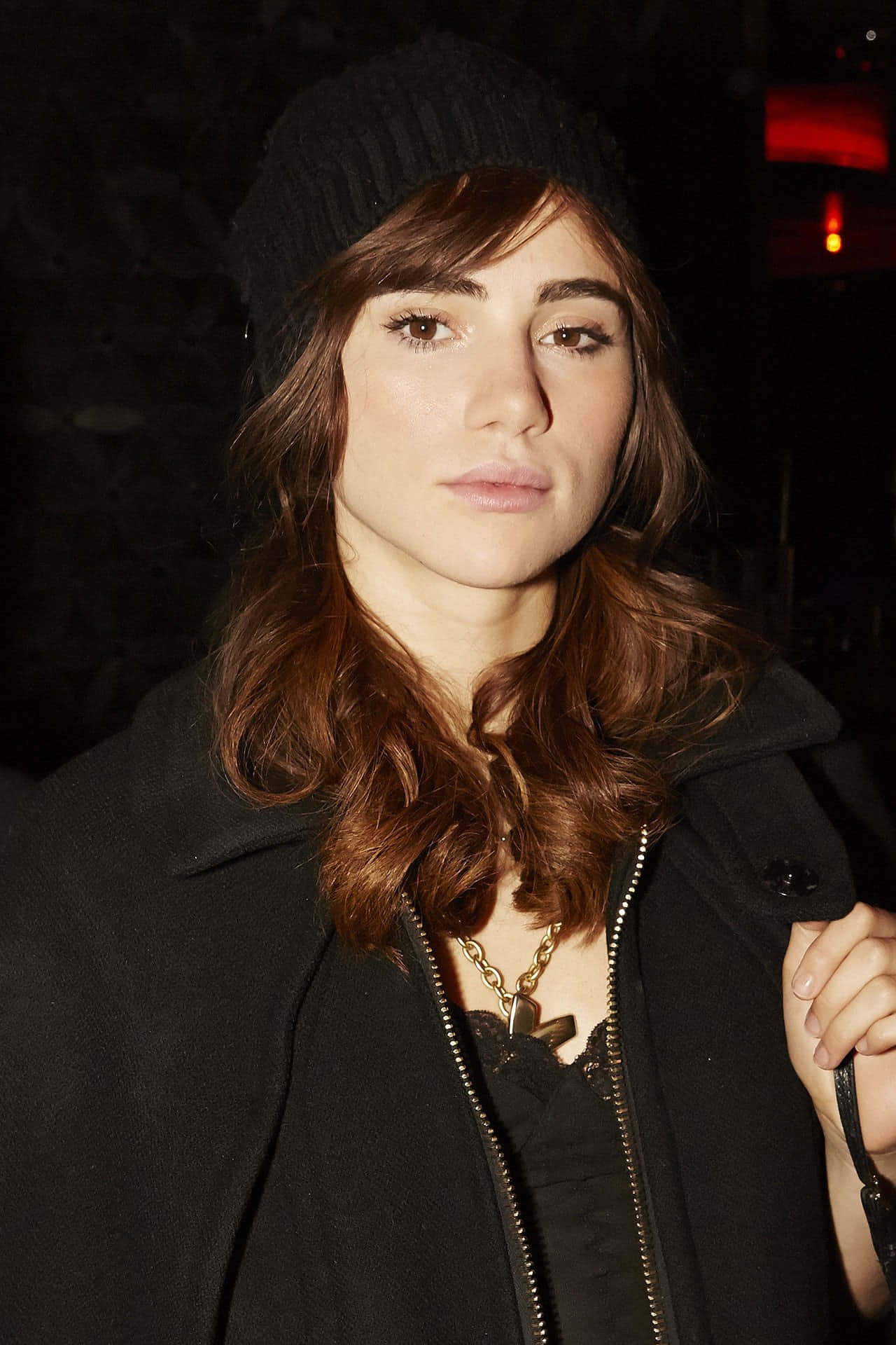 Suki Waterhouse, brown hair, black beanie, Full HD Phone Wallpaper