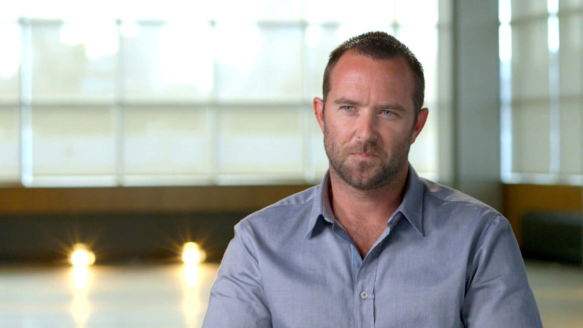 Sullivan Stapleton, light blue shirt, modern room, Full HD Desktop Wallpaper