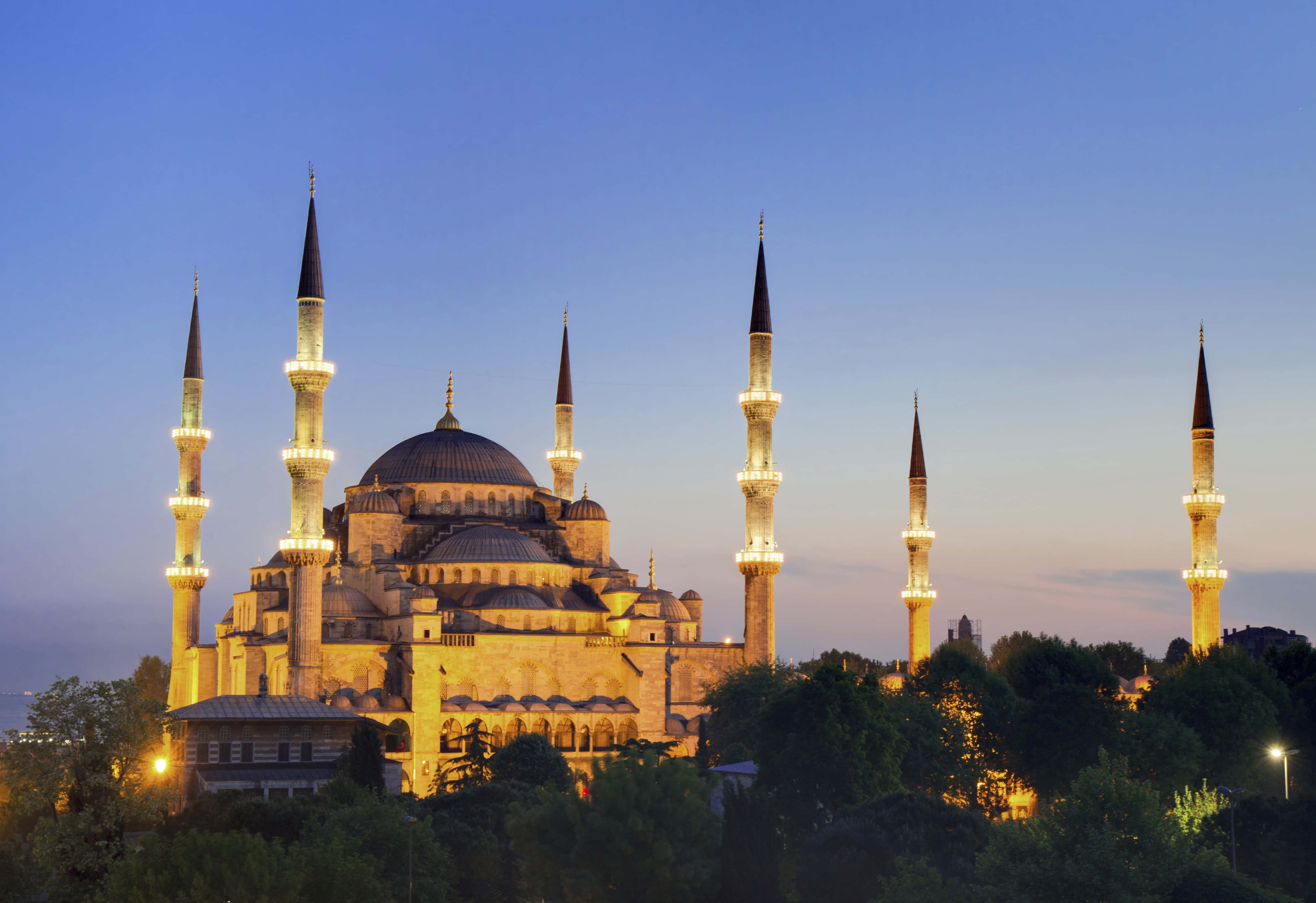 Sultan Ahmed Mosque, six minarets, golden lights, 4K Desktop Wallpaper