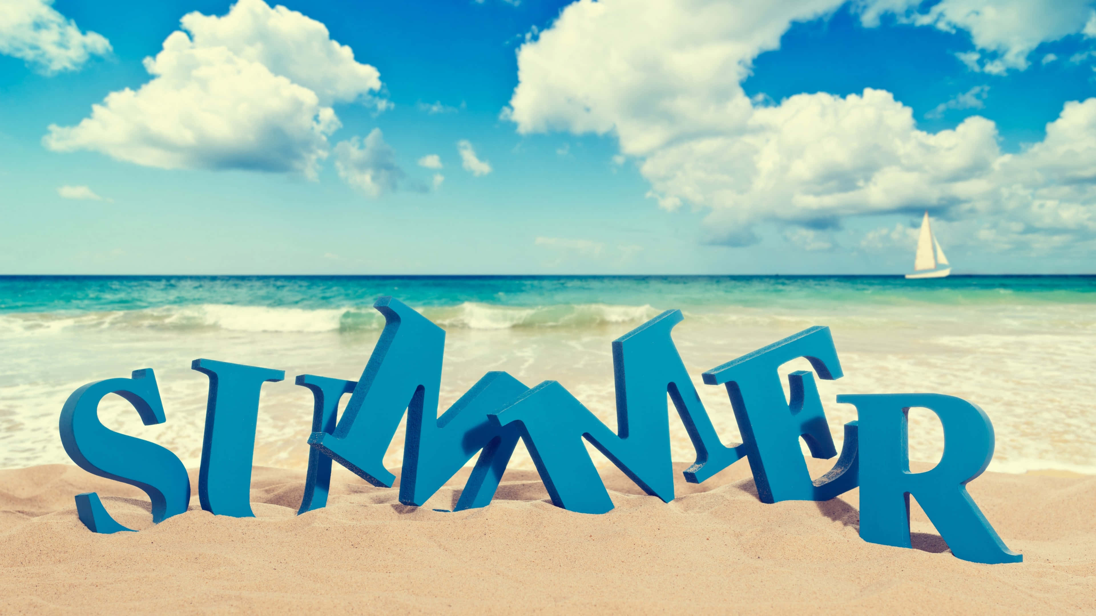 Summer, golden sand, turquoise ocean waves, 4K Desktop Wallpaper