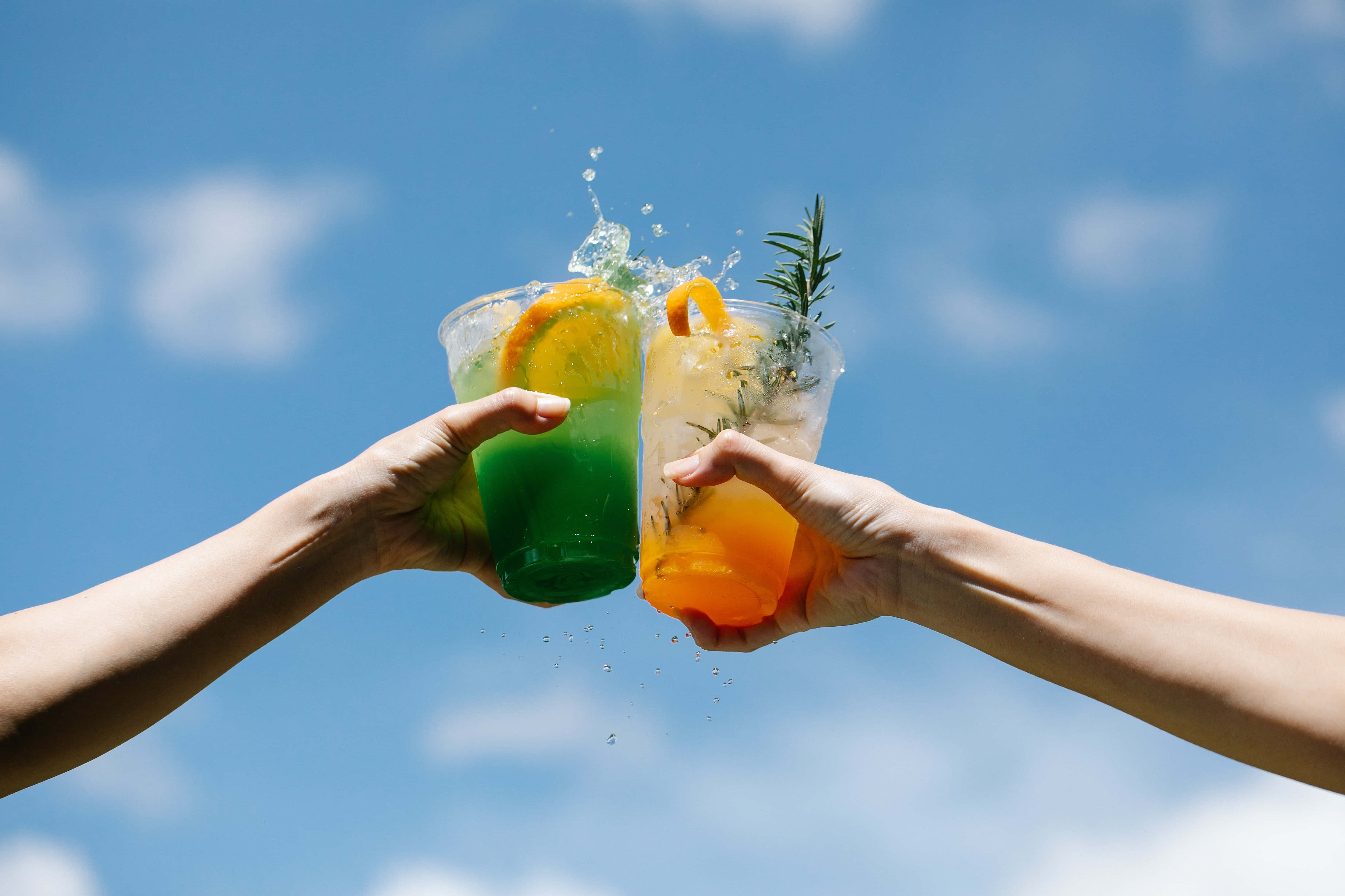 summer drinks, colorful drinks, bright blue sky, 4K Desktop Wallpaper