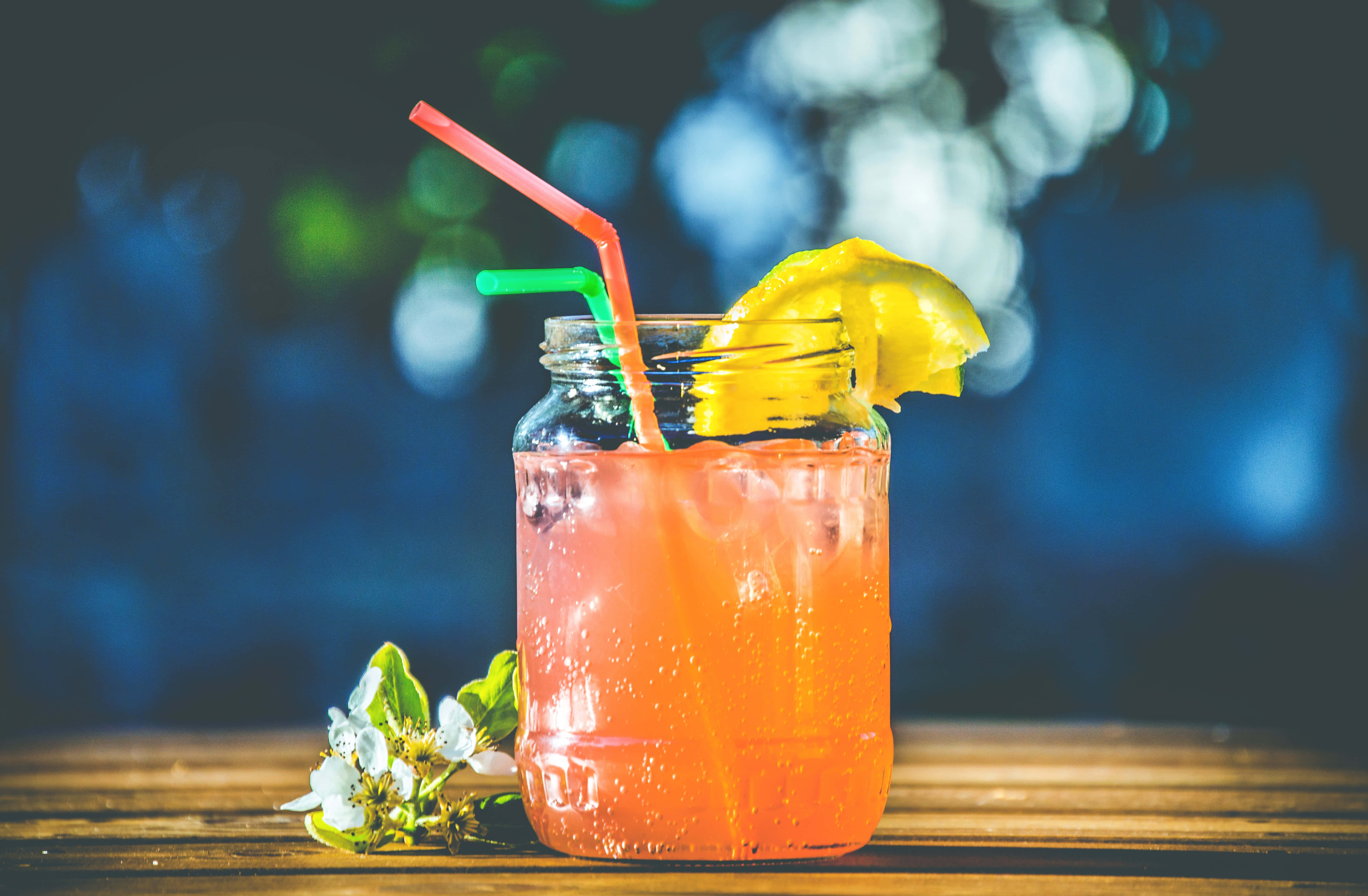 summer drinks, vibrant orange drink, lemon wedge, 5K Desktop Wallpaper