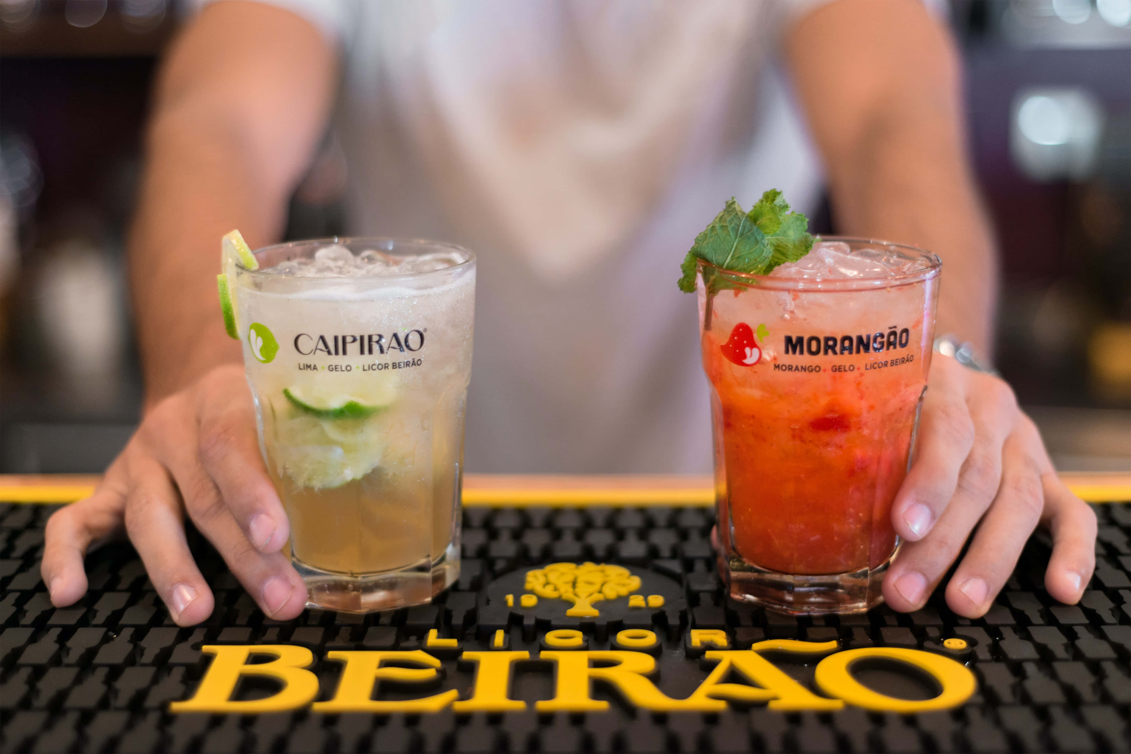 Brazilian cocktails, lime and mint garnishes, bar mat, 4K Desktop Wallpaper
