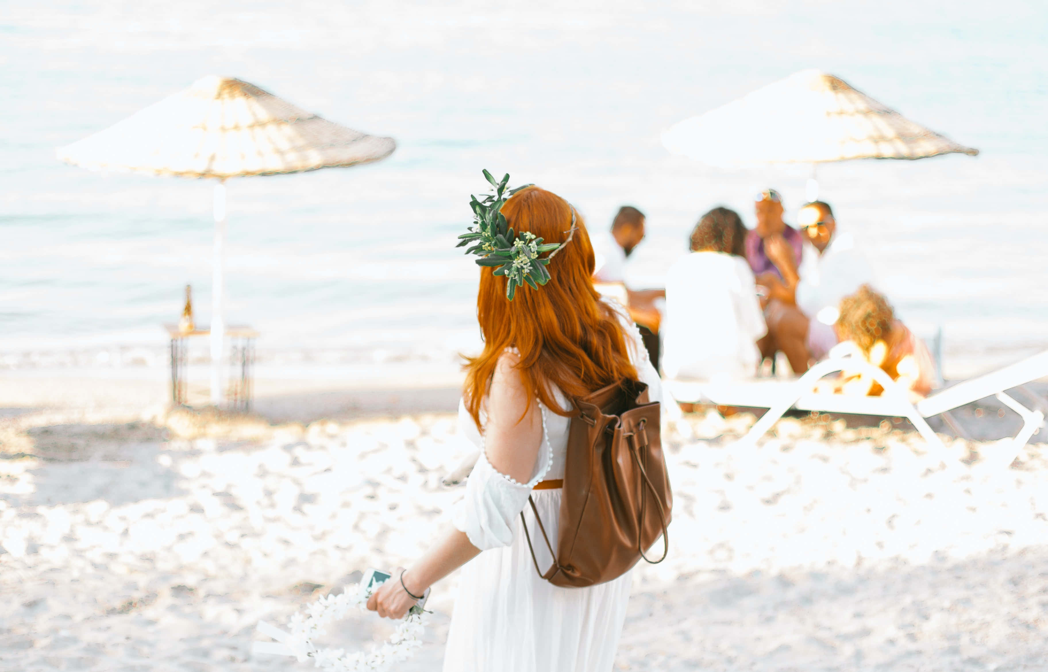 red hair, green wreath, sunlit beach, 2K Desktop Wallpaper