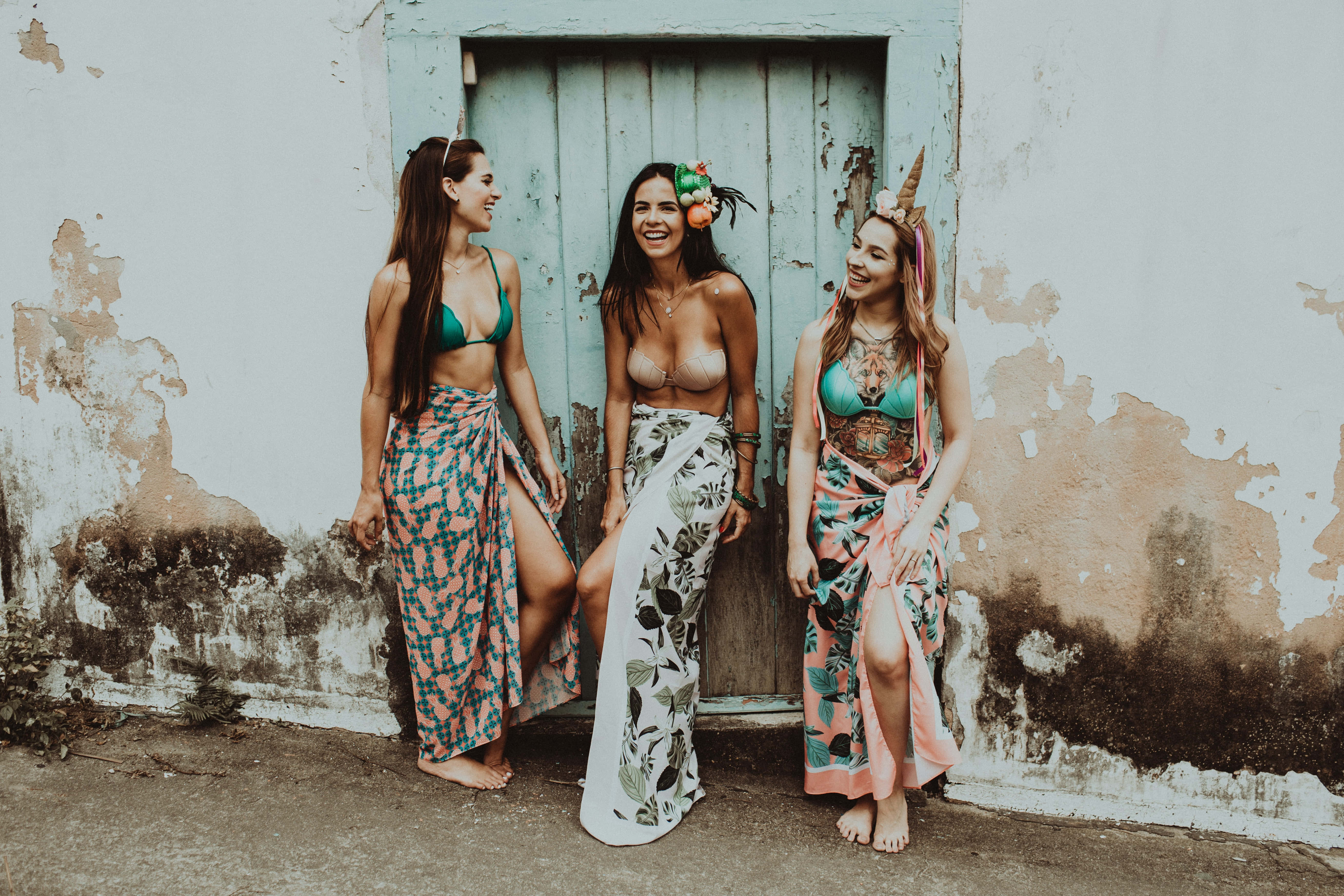 turquoise sea, colorful patterned sarongs, bikinis, 5K Desktop Wallpaper