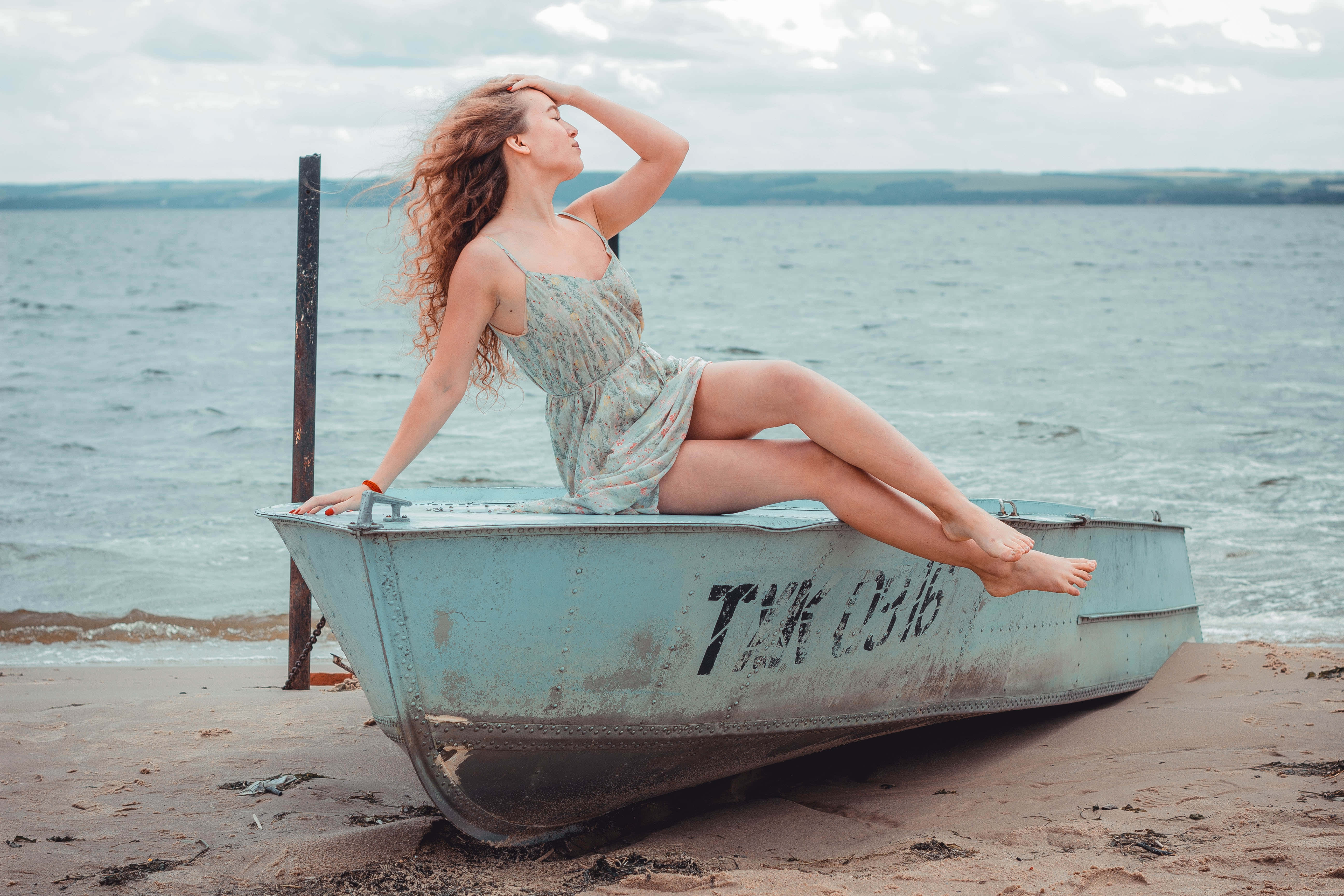 summer fashion, weathered blue boat, sandy beach, 5K Desktop Wallpaper