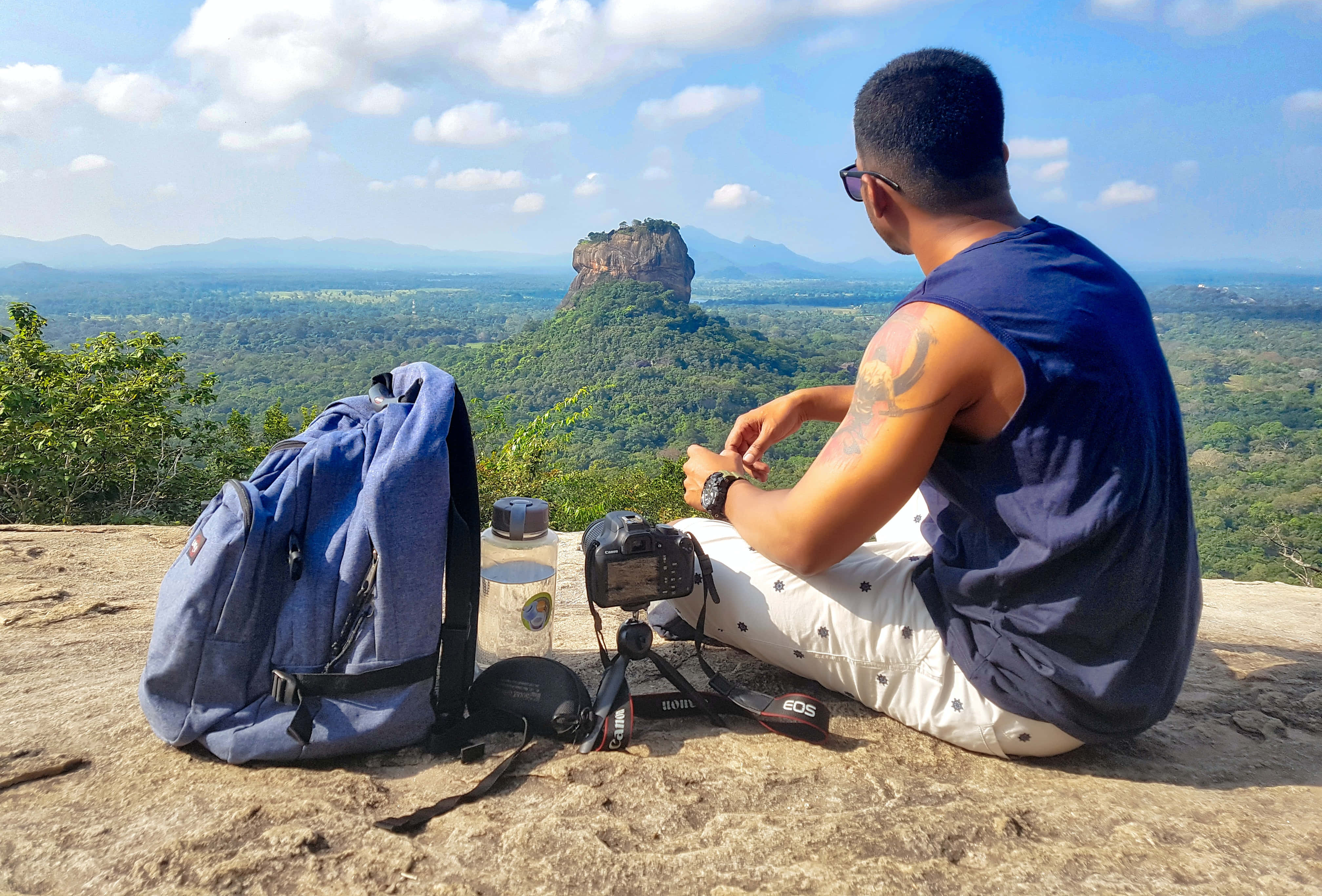 Summer Fashion, rocky overlook, camera, 4K Desktop Wallpaper
