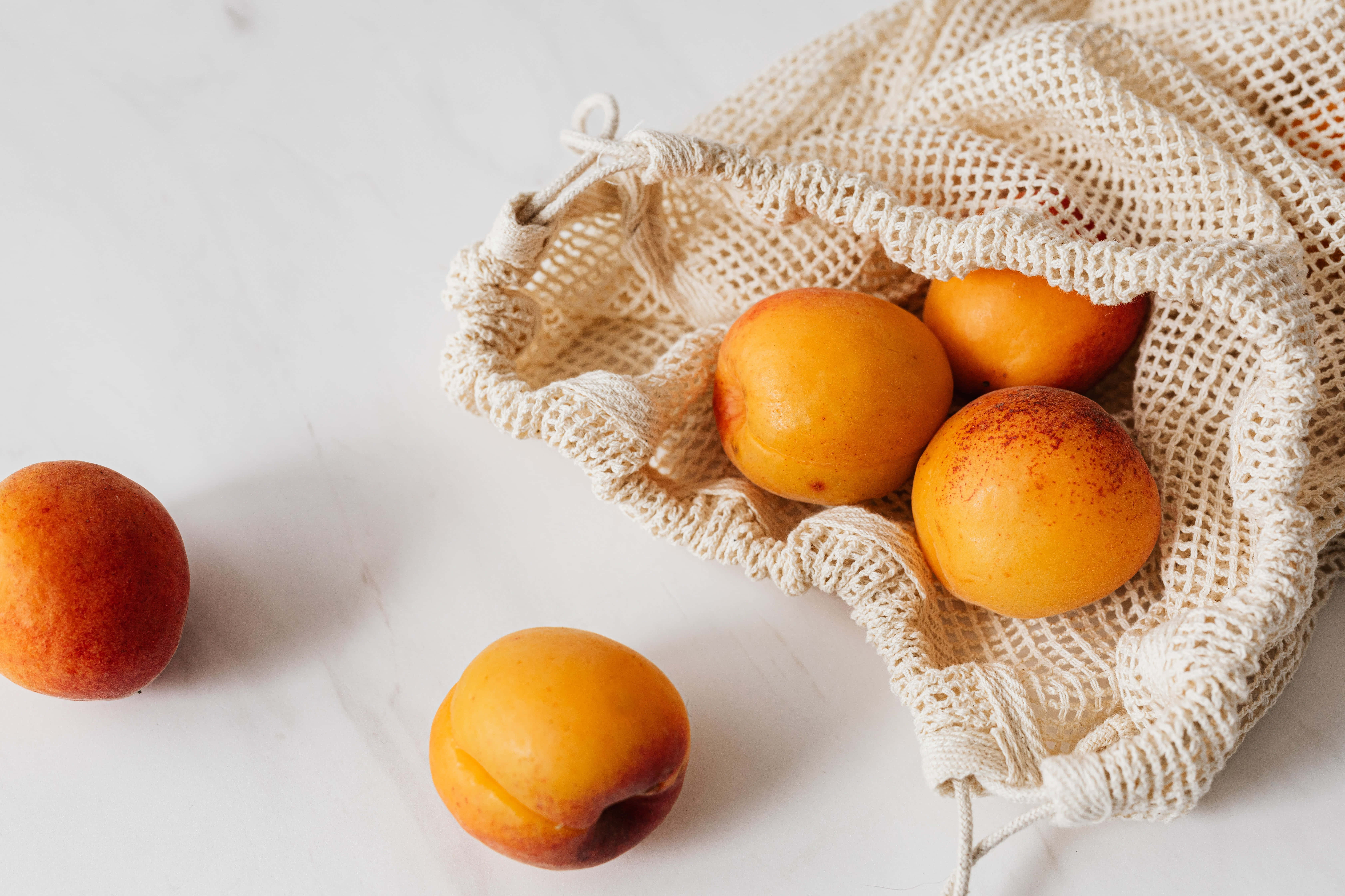 Summer Fruits, apricots, beige mesh bag, 5K Desktop Wallpaper