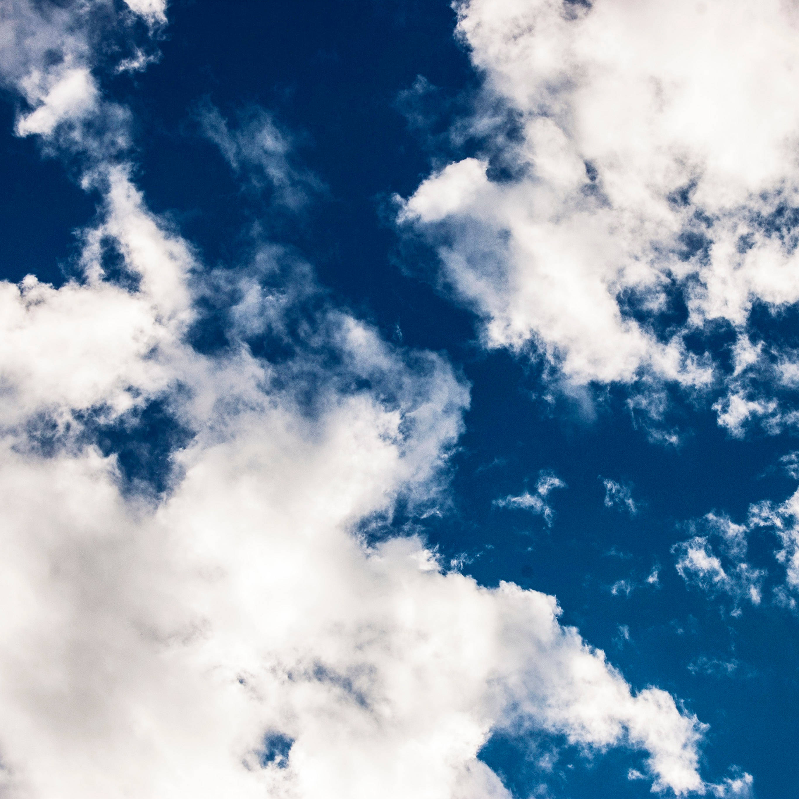 summer iPad, Vivid blue sky, fluffy white clouds, 2K Desktop Wallpaper