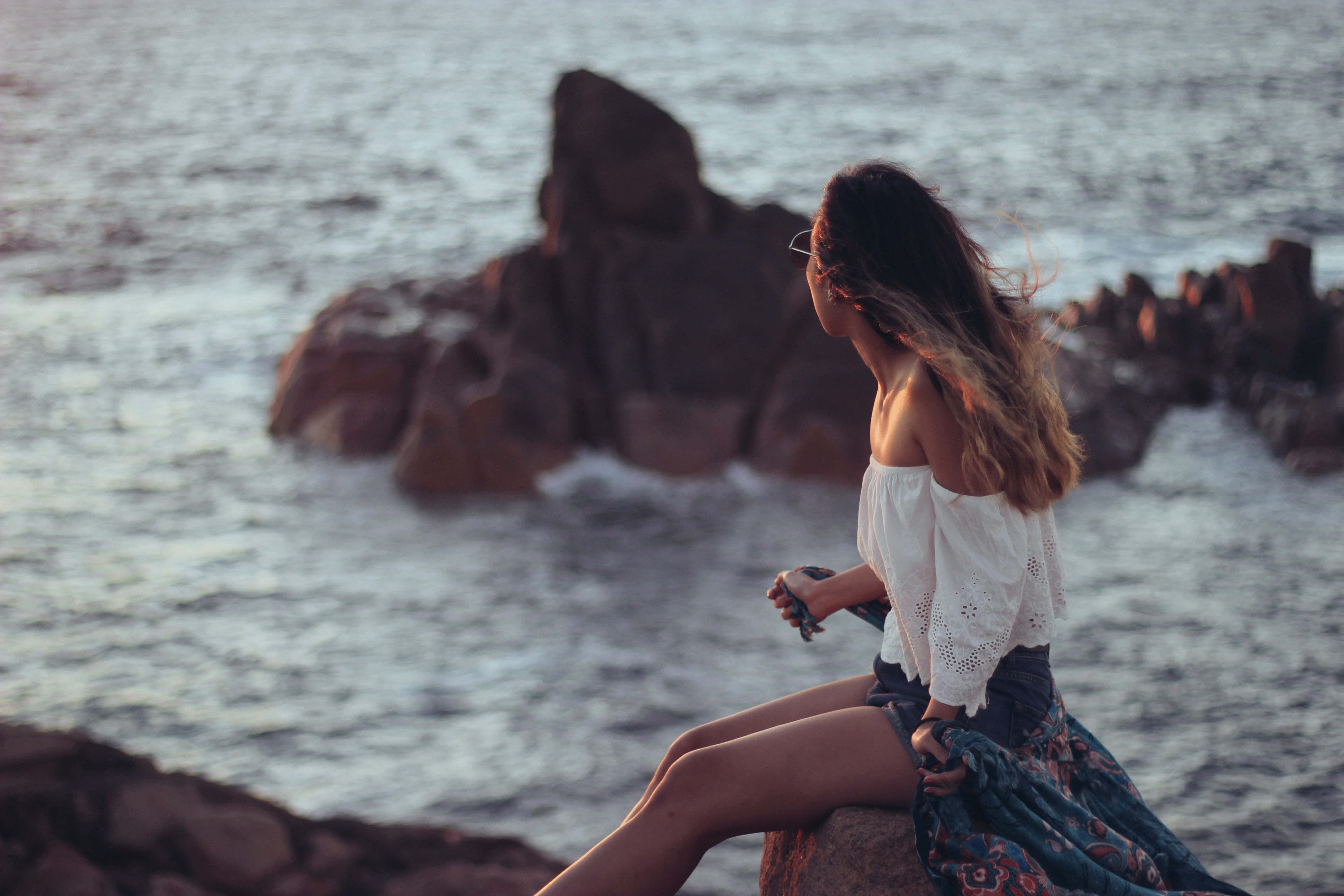 golden hour, ocean, rocky cliff, 5K Desktop Wallpaper