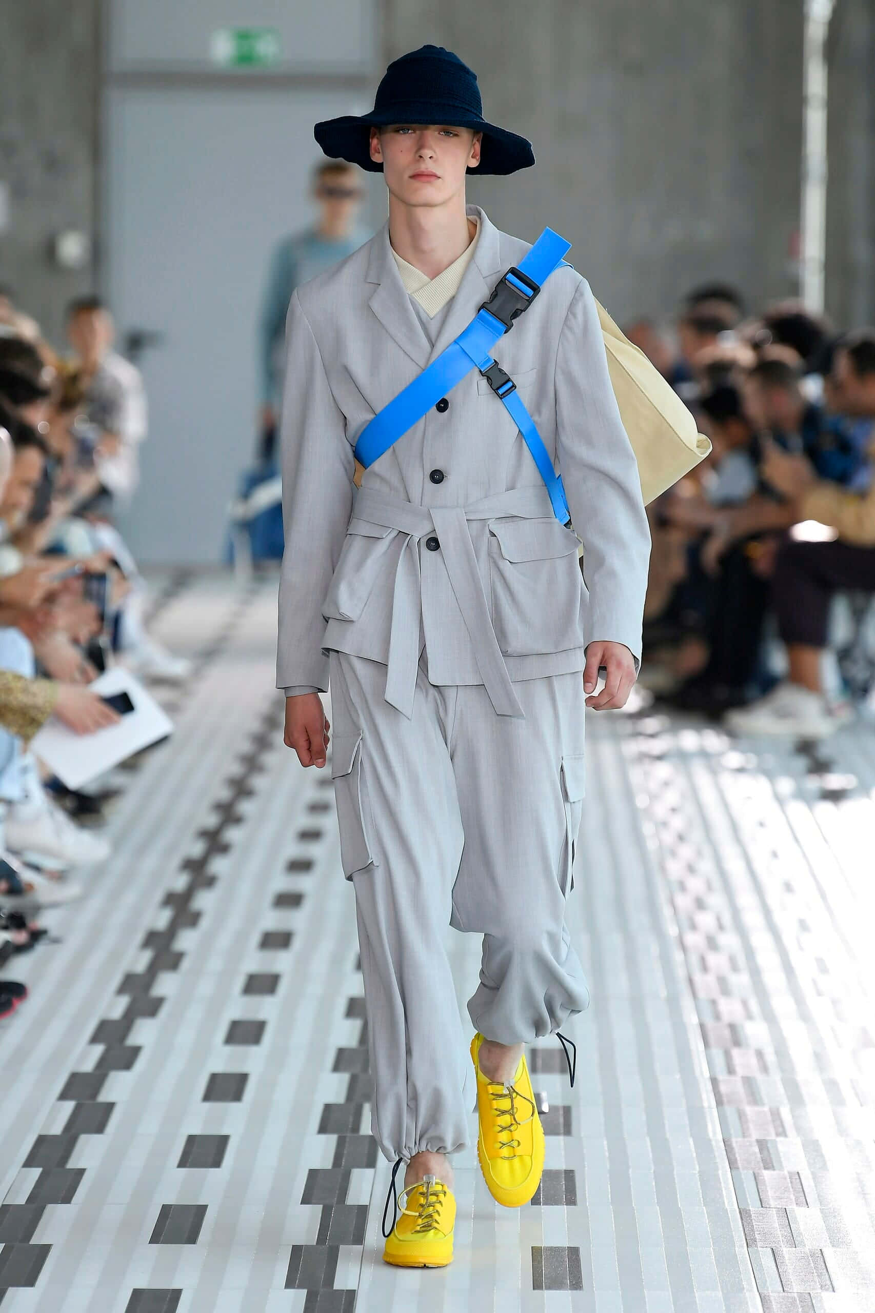 Sunnei, gray suit, bold blue strap, 2K Phone Wallpaper