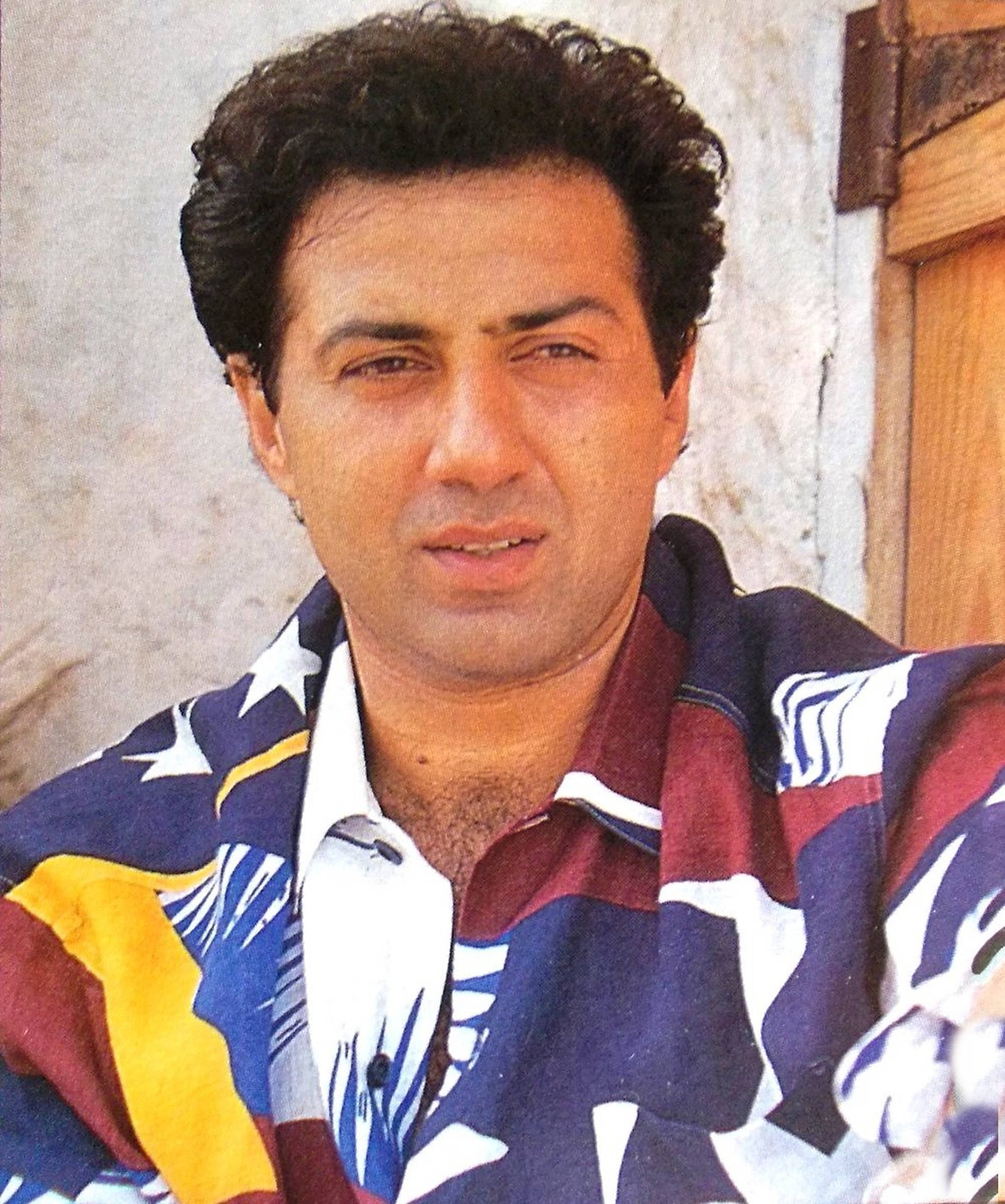 Sunny Deol, dark curly hair, colorful patterned shirt, Full HD Phone Wallpaper