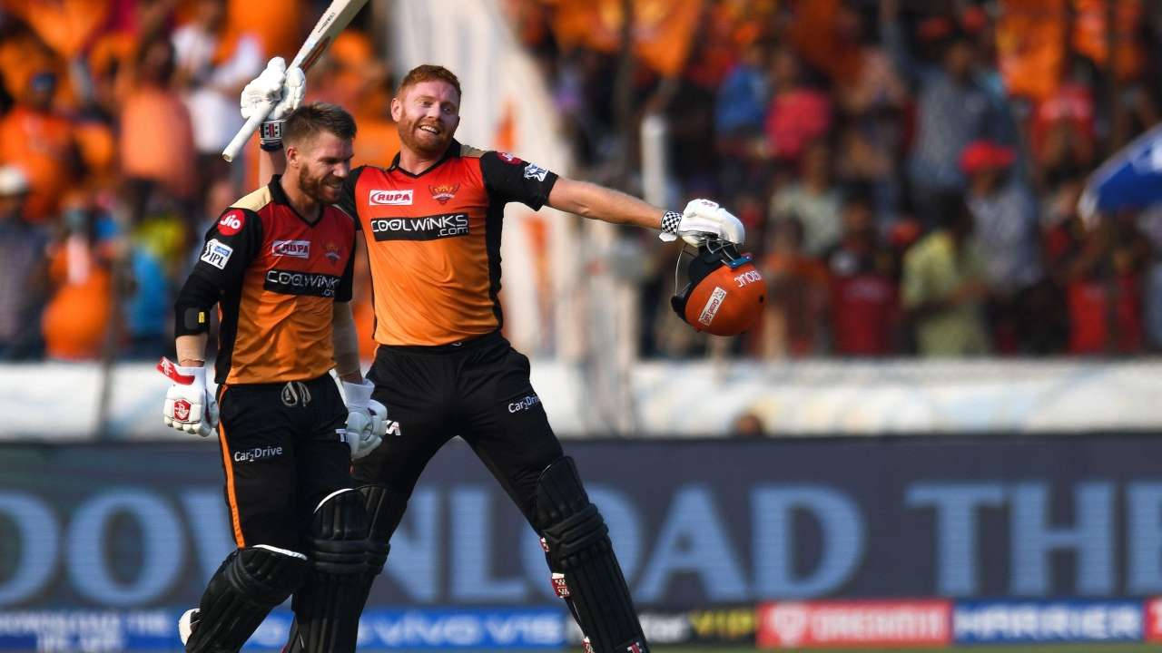 Sunrisers Hyderabad, orange jerseys, raised bat, HD Desktop Wallpaper