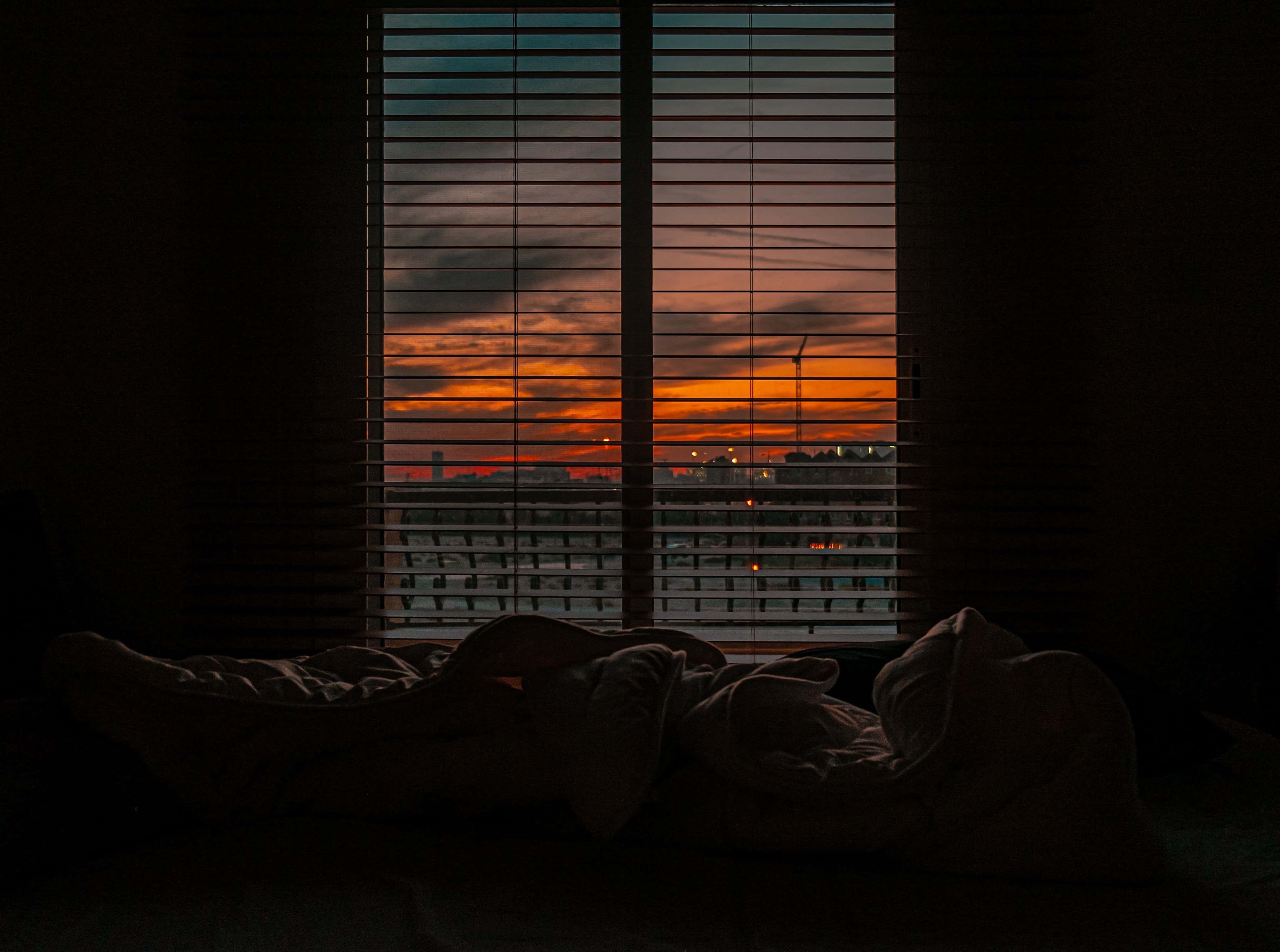 window blind, sunset, fiery orange and purple sunset, 4K Desktop Wallpaper