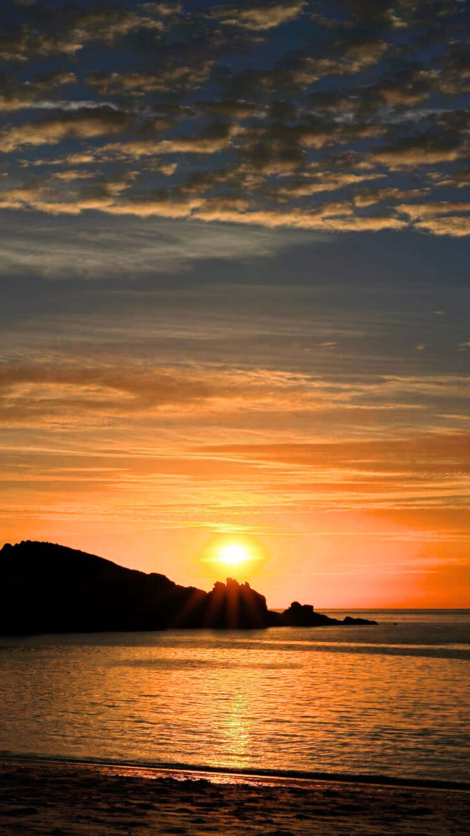 Golden Sunset, coastal rocks, calm ocean, 2K Phone Wallpaper
