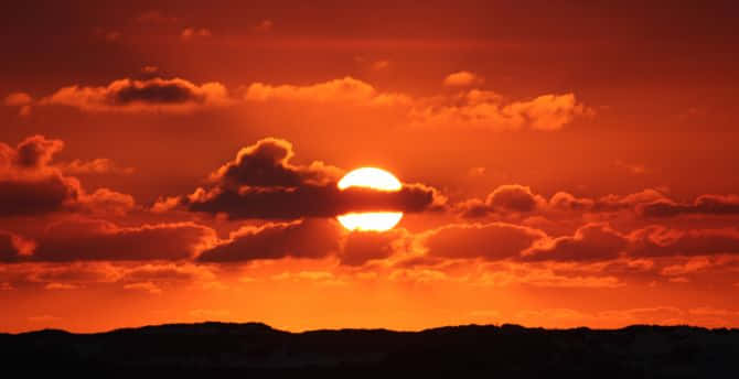 Sunset Cloud, fiery orange sun, dramatic clouds, SD Desktop Wallpaper