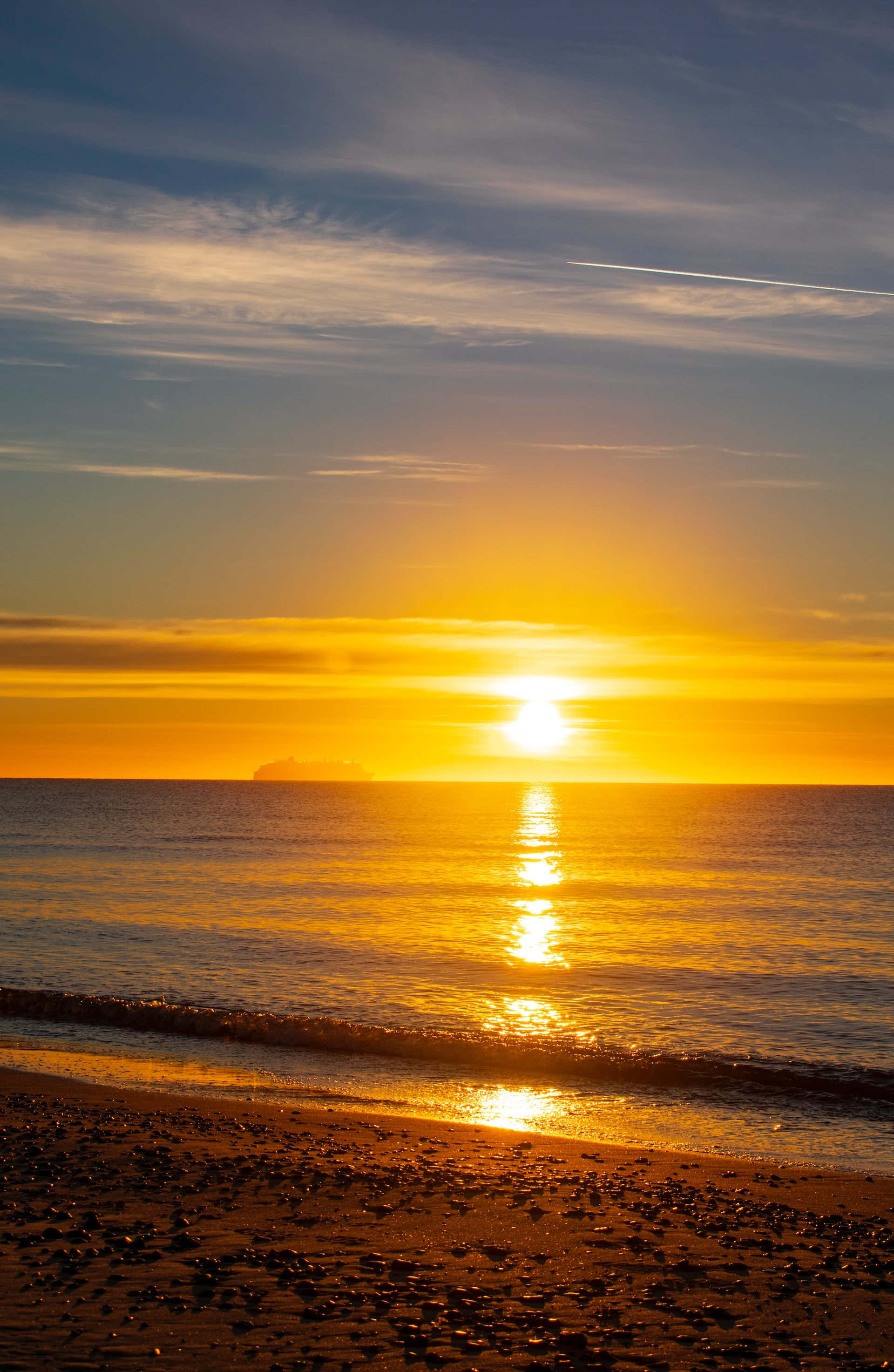 Sunset Hues, golden sunset, calm ocean waters, 2K Phone Wallpaper