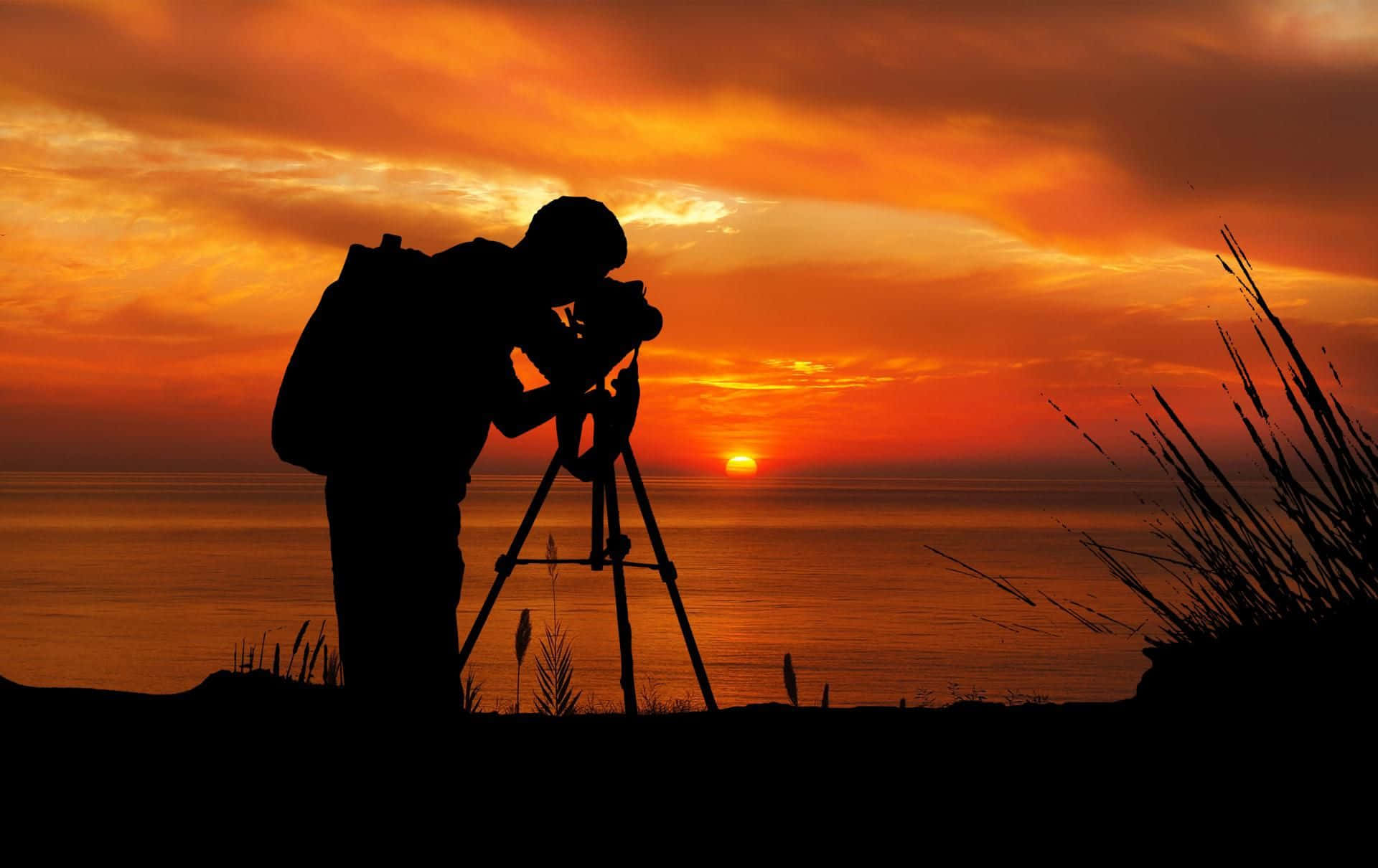 silhouetted photographer, tripod, sunset, Full HD Desktop Wallpaper