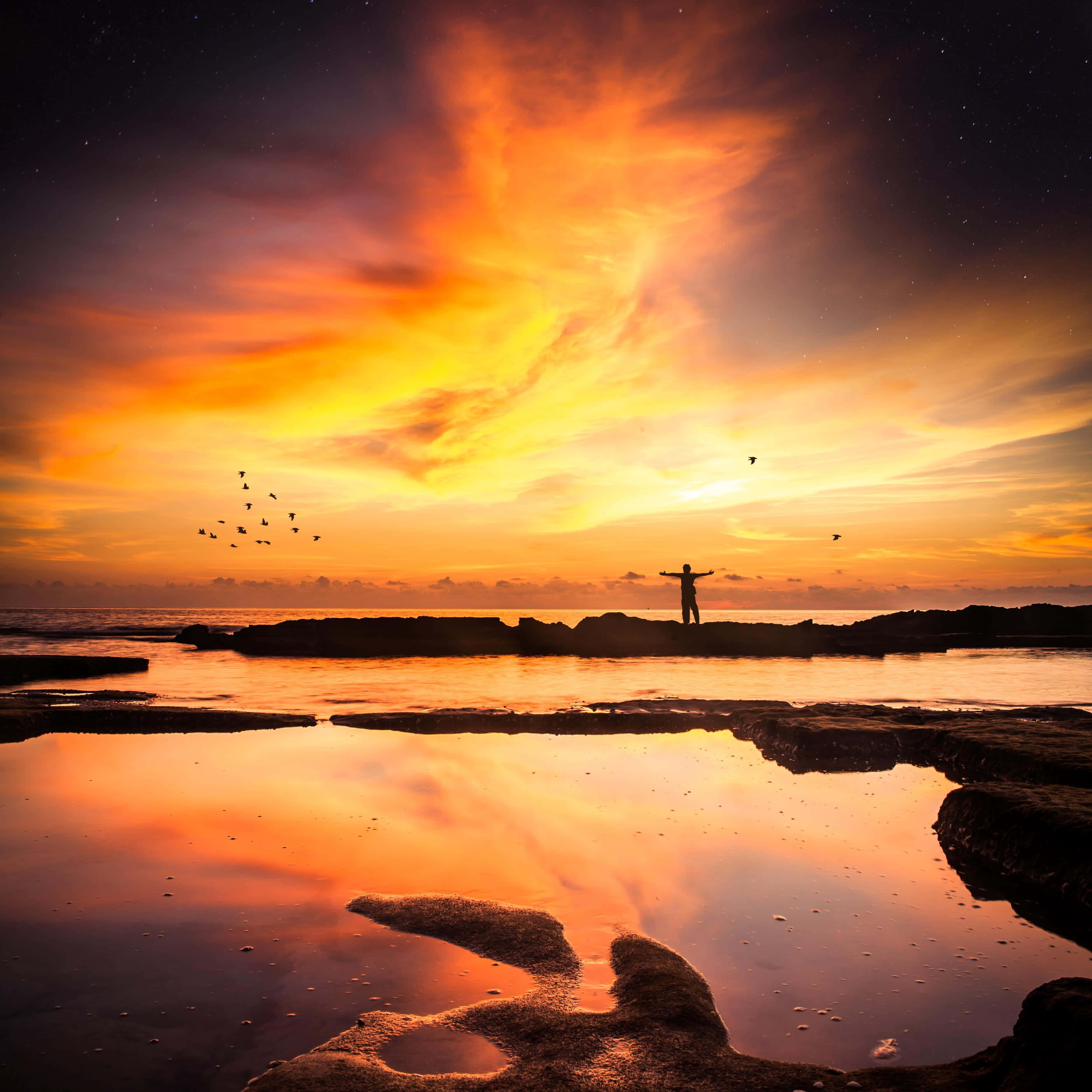 Sunset Reflection, fiery sunset clouds, tidal pools, 2K Desktop Wallpaper